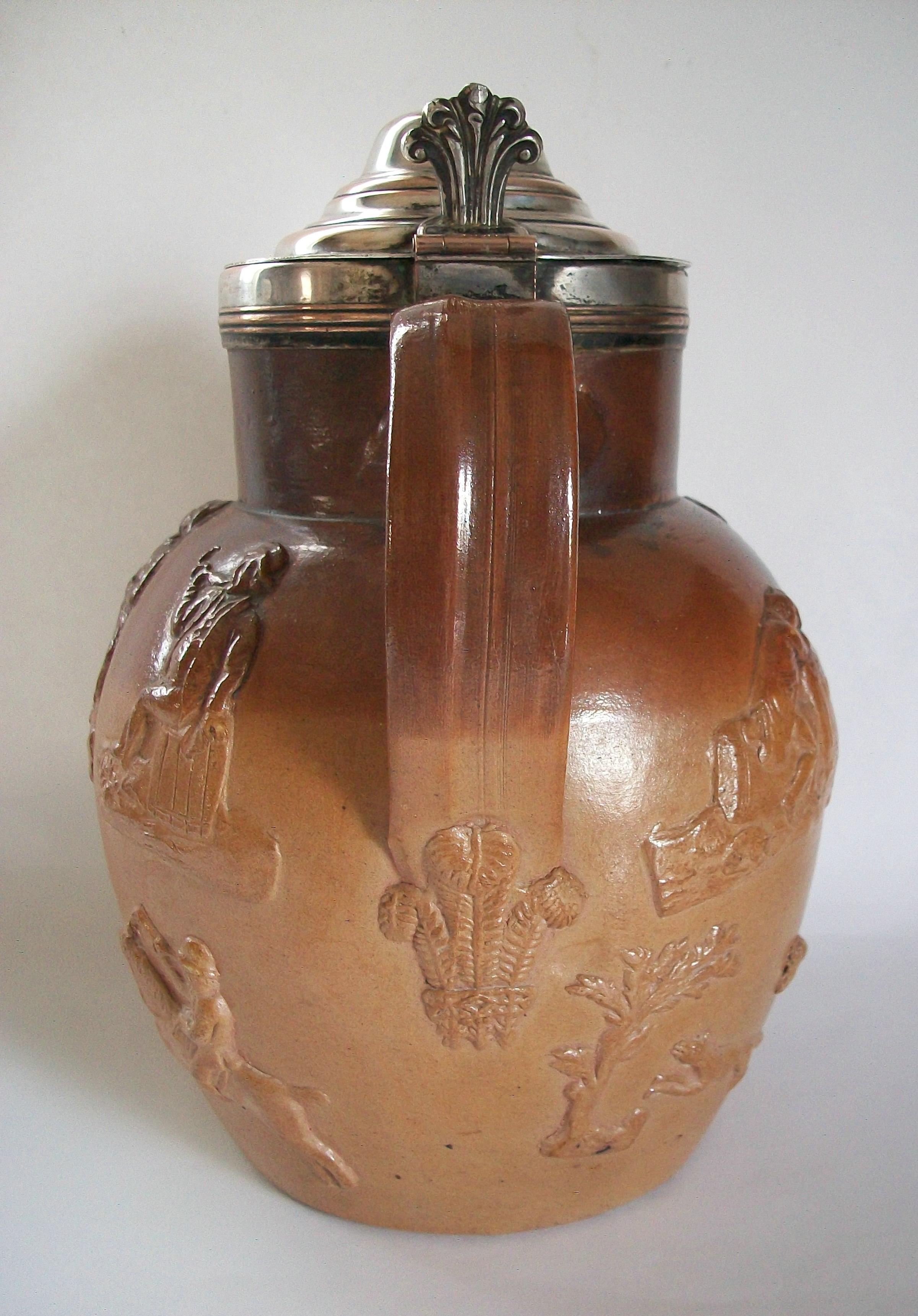Victorian Salt Glaze Pitcher with Prince of Wales Feathers, U.K, 19th Century In Good Condition For Sale In Chatham, ON