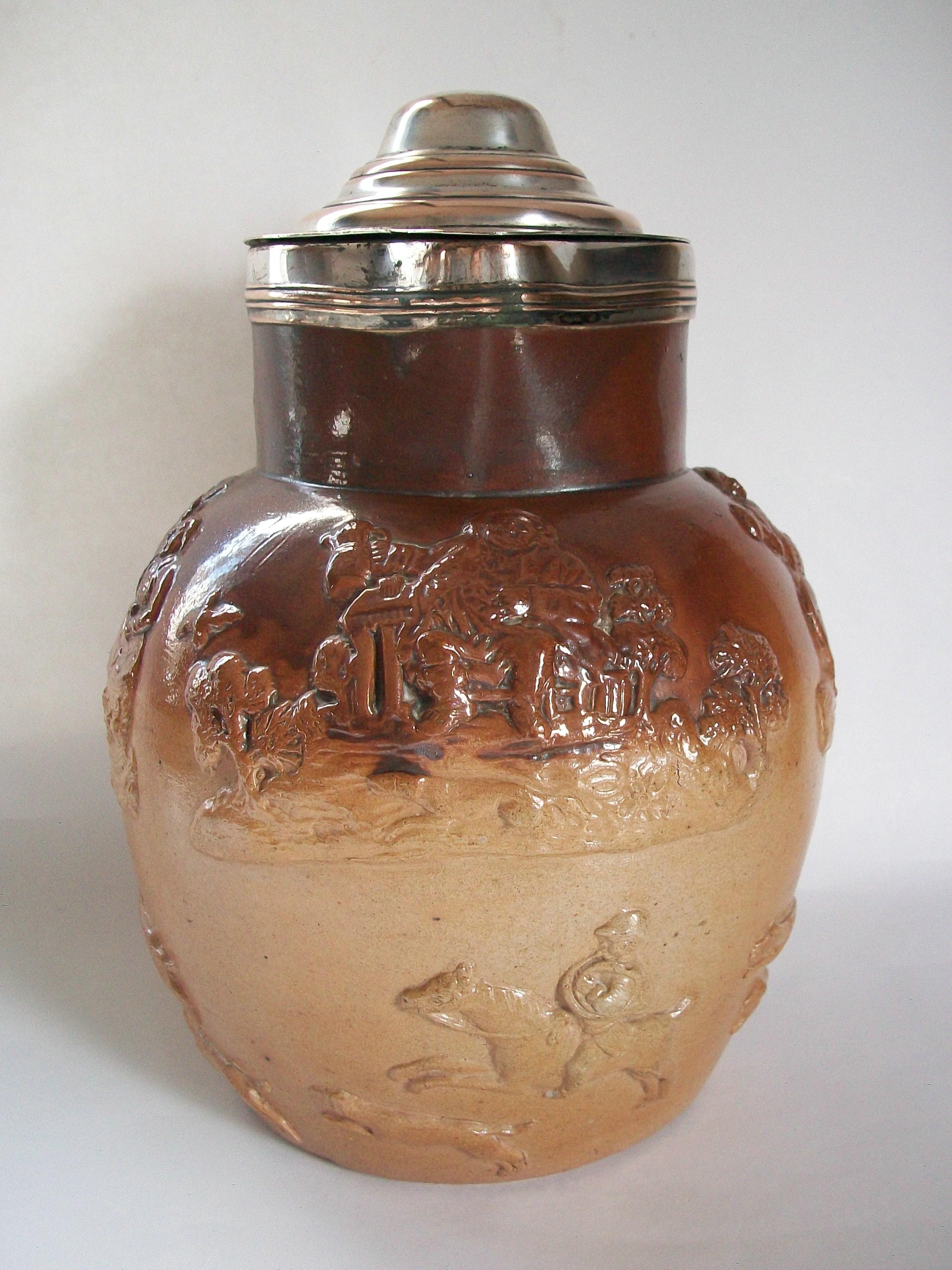 XIXe siècle Pichet  glaure au sel victorien avec plumes du prince de Galles, Royaume-Uni, 19e sicle en vente
