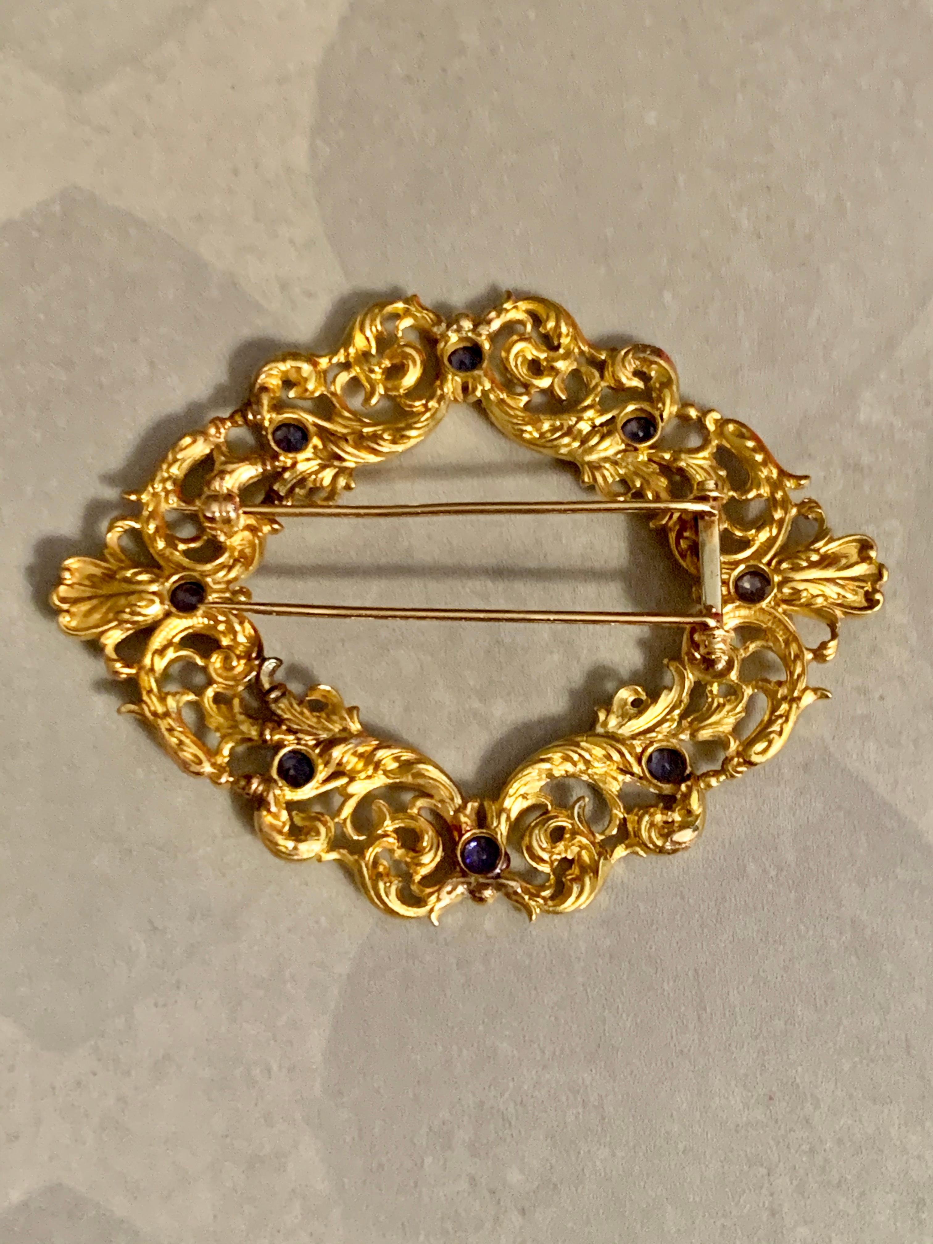 Round Cut Victorian Sapphire 18 Karat Yellow Gold Fur Clip Brooch Pin