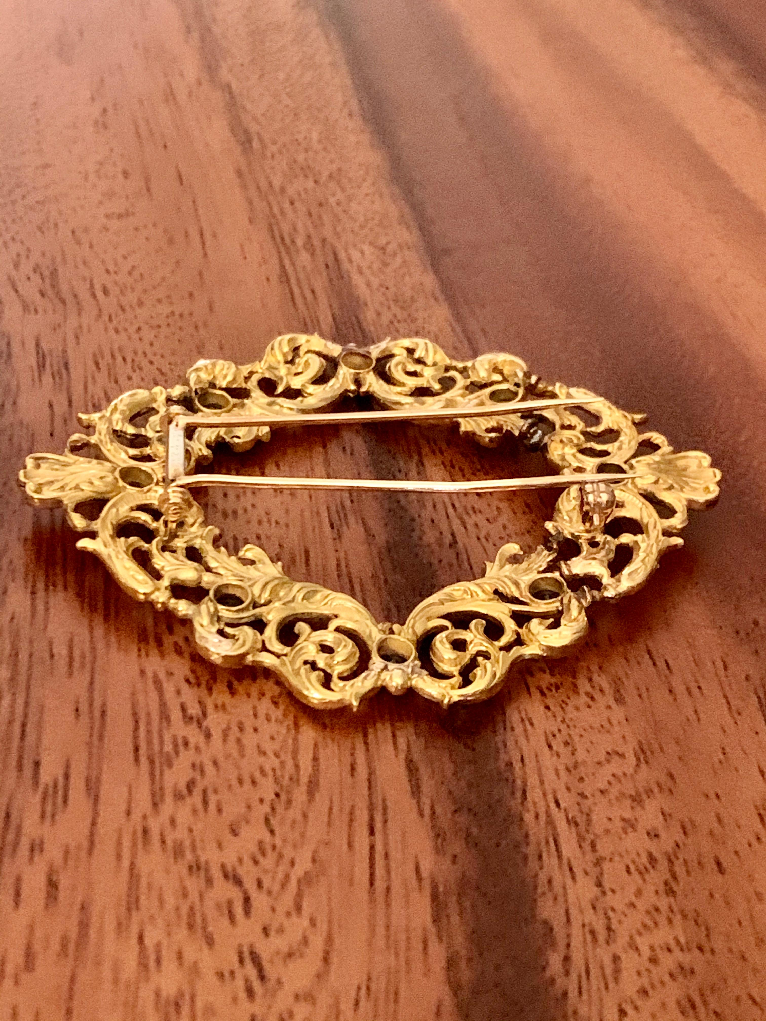 Women's Victorian Sapphire 18 Karat Yellow Gold Fur Clip Brooch Pin