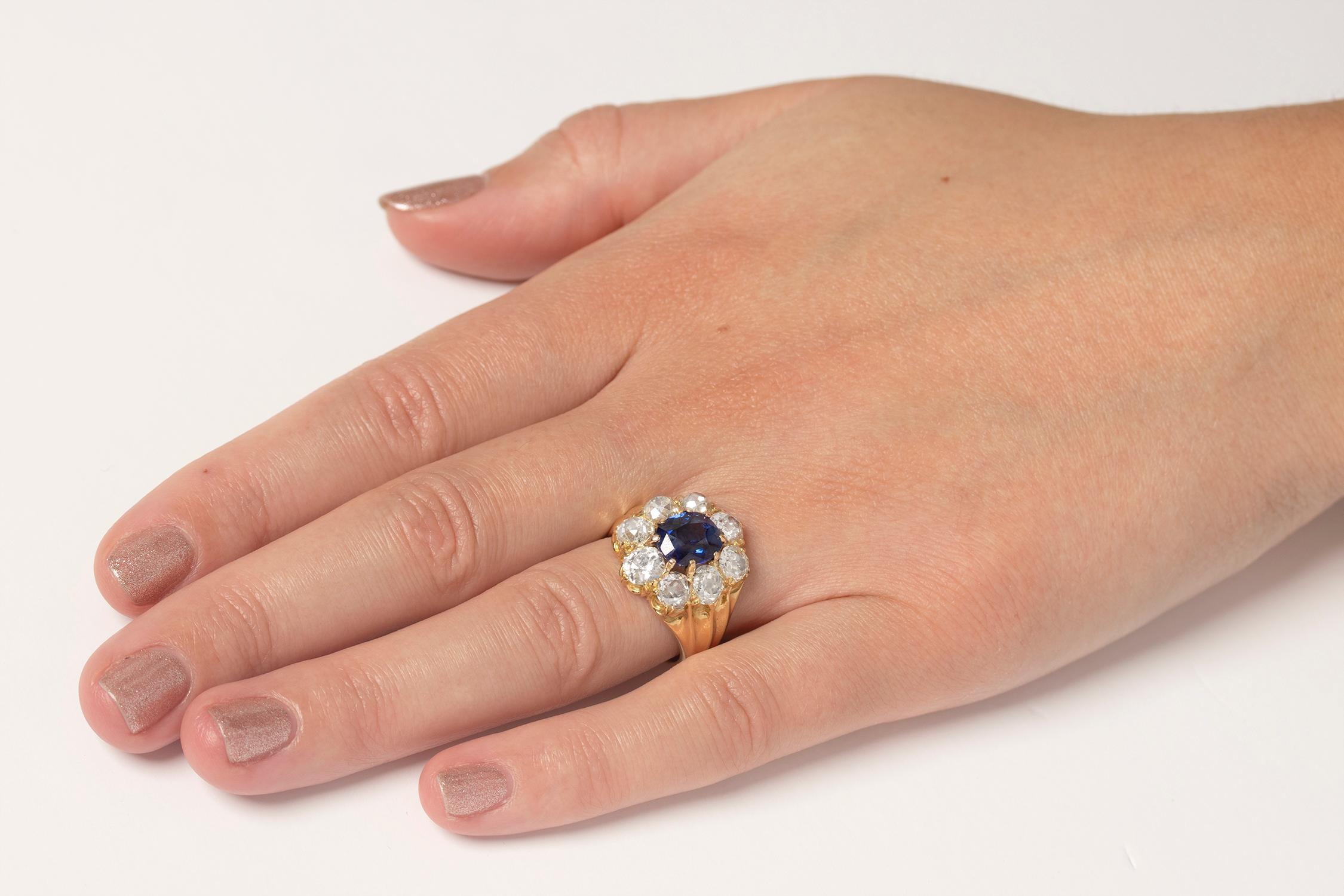 Victorian Sapphire and Diamond Cluster Ring, circa 1900s For Sale 1