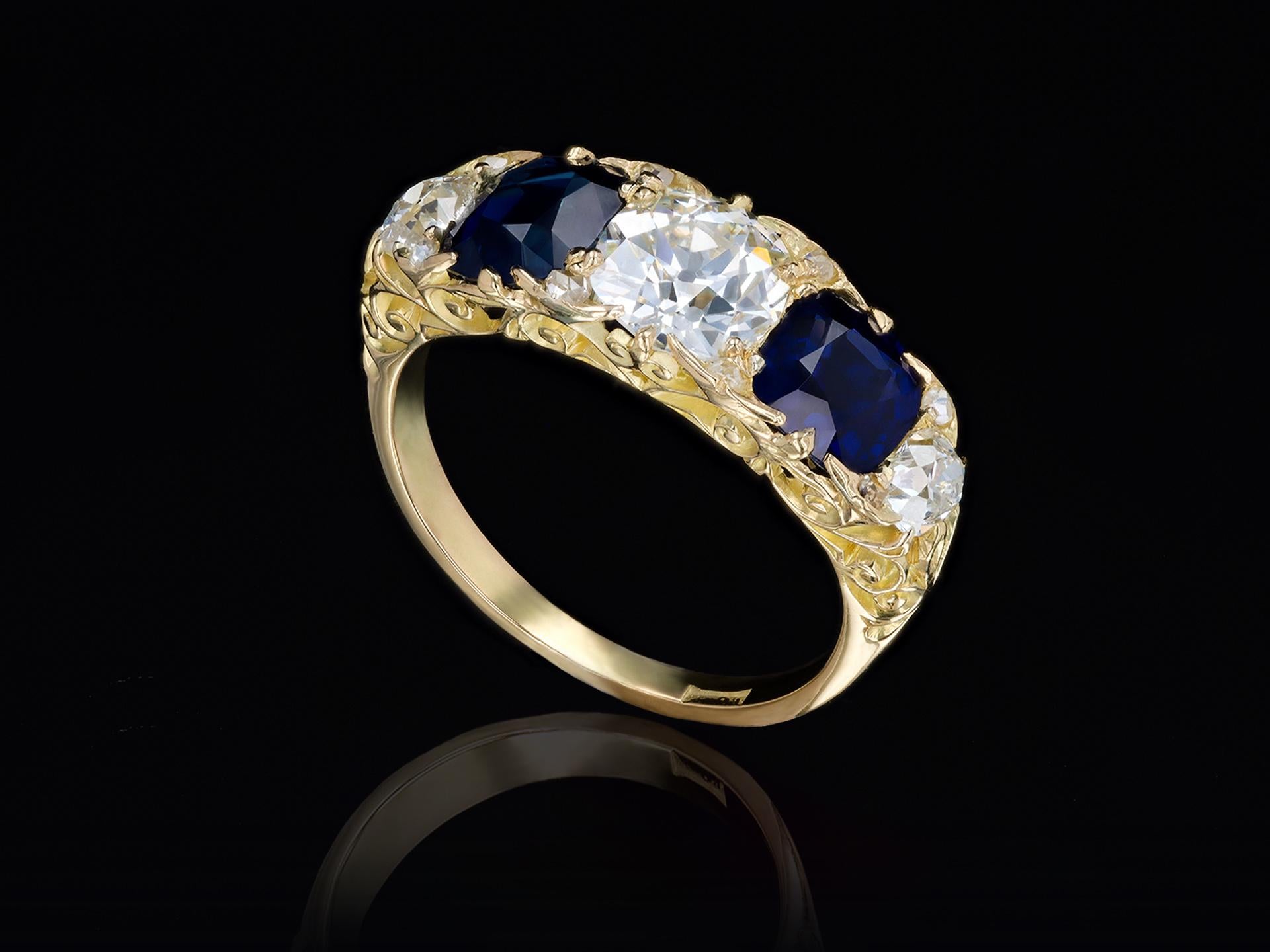Victorian sapphire and diamond five stone ring, circa 1890 In Good Condition For Sale In London, GB
