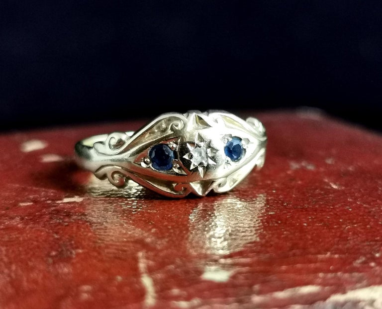 Victorian Sapphire and Diamond Ring, 18 Karat Yellow Gold For Sale 4