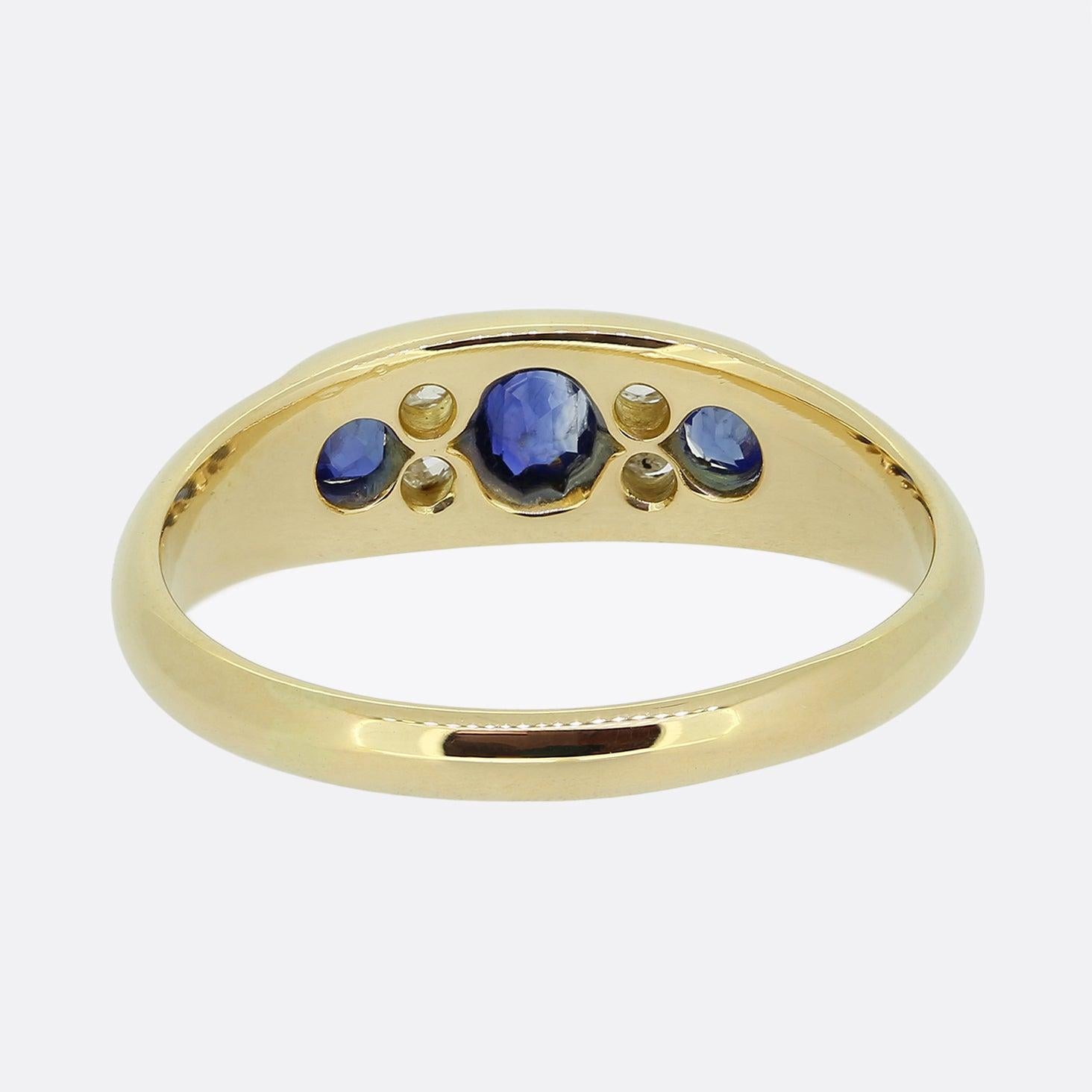 Victorian Sapphire and Diamond Ring In Good Condition For Sale In London, GB