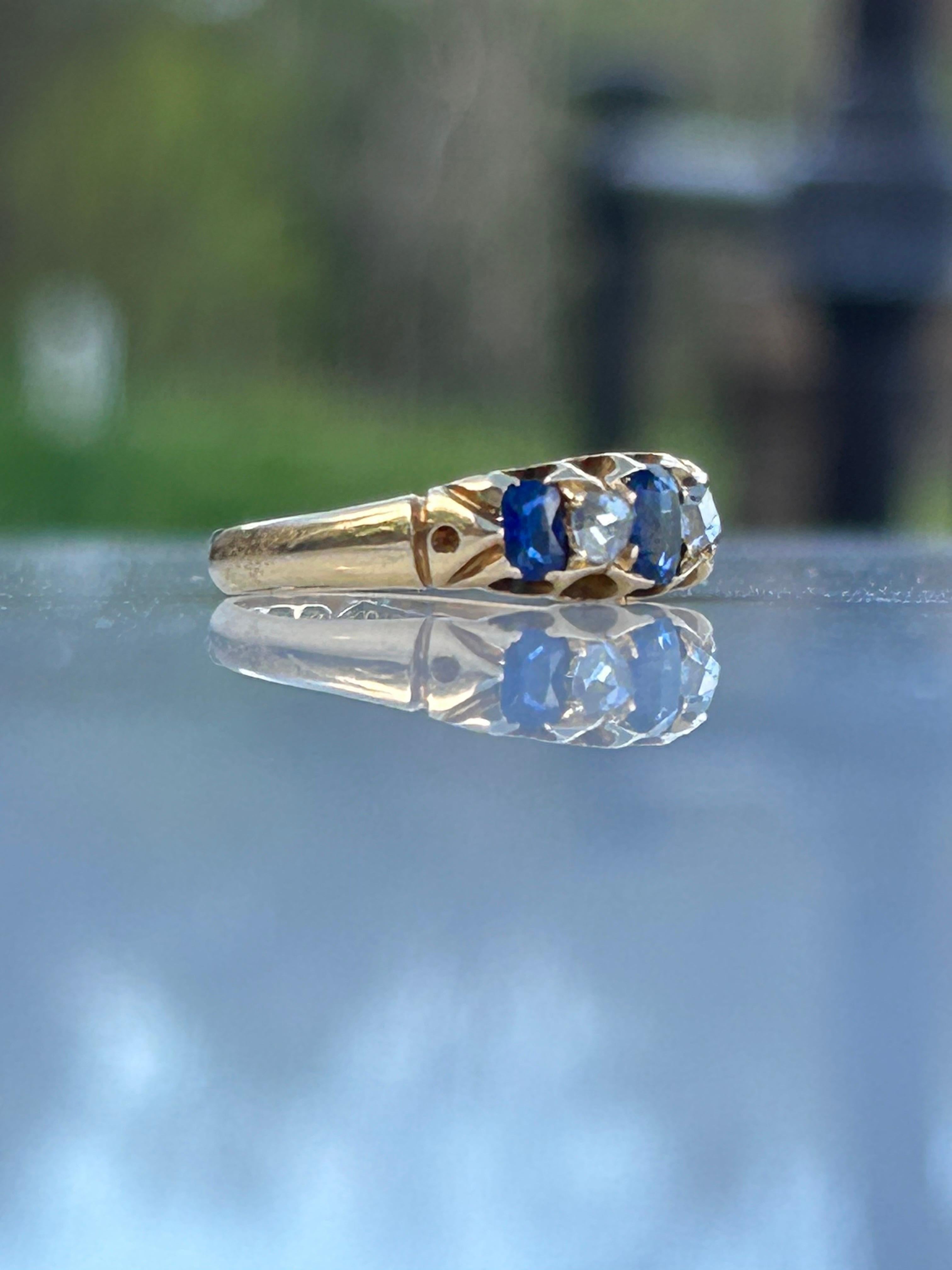Victorian Sapphire and Rose Cut Diamond Ring 18k Gold Ring For Sale 2