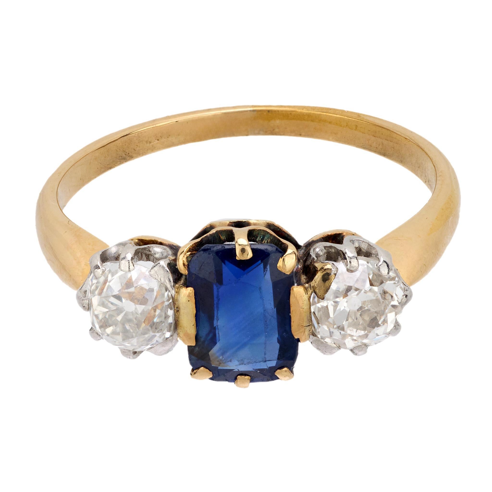 Cushion Cut Victorian sapphire diamond 18k yellow gold 3 stone ring For Sale