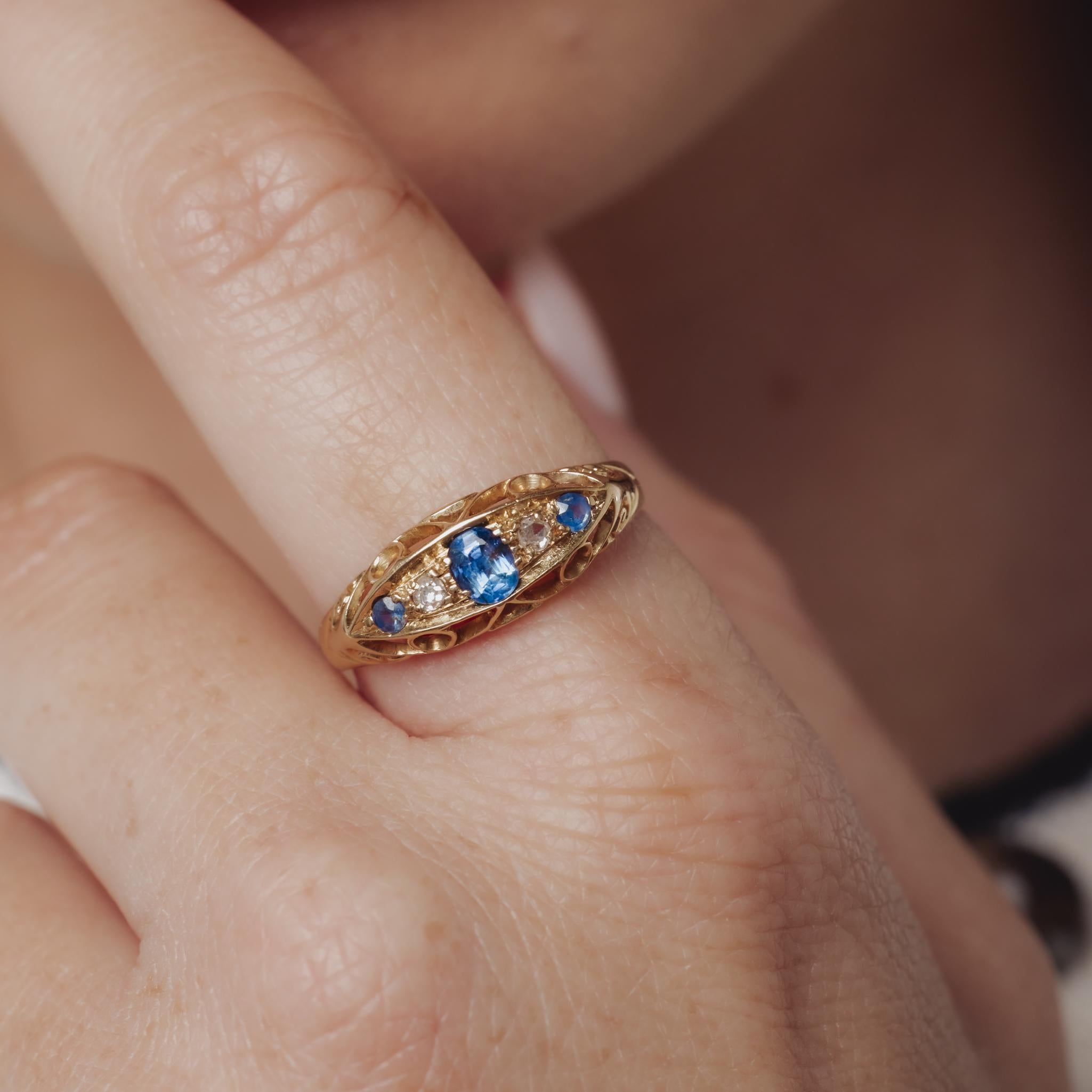 Victorian sapphire diamond 18k yellow gold ring Pour femmes en vente