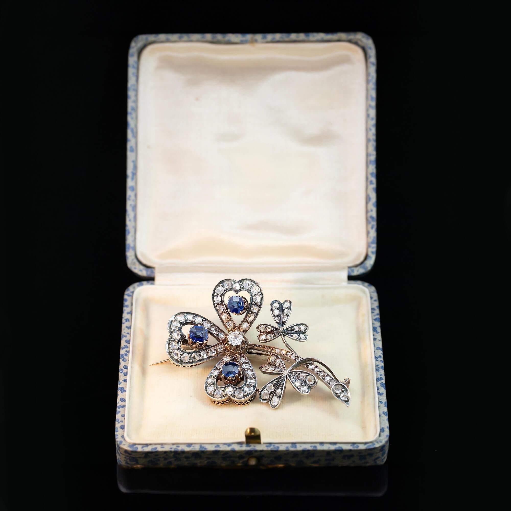 Victorian Sapphire & Diamond Clover Brooch Circa 1890 In Good Condition For Sale In ADELAIDE, SA
