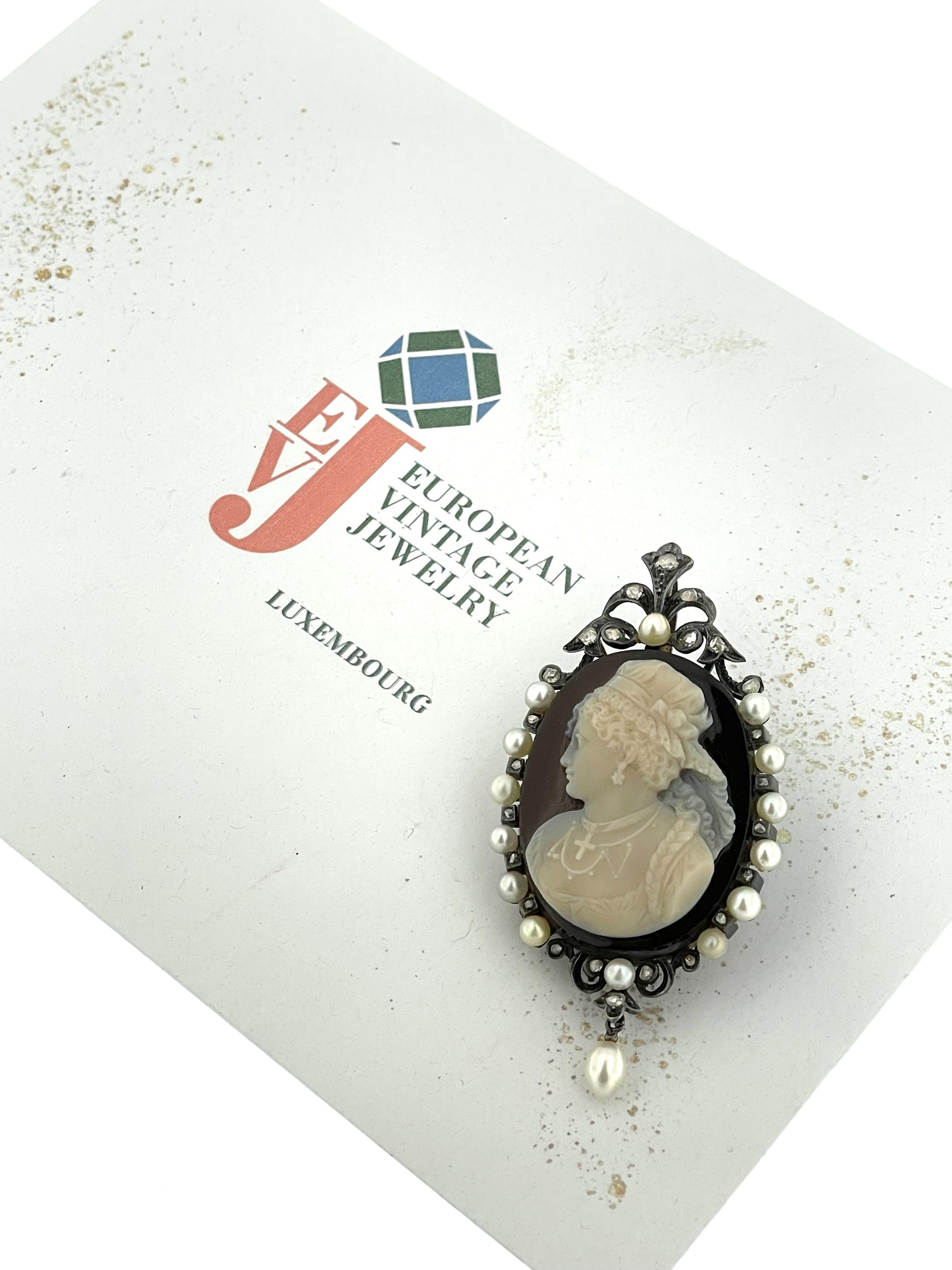Cammeo vittoriano in sardonica del 1880 Perle e diamanti su oro e argento in vendita 4