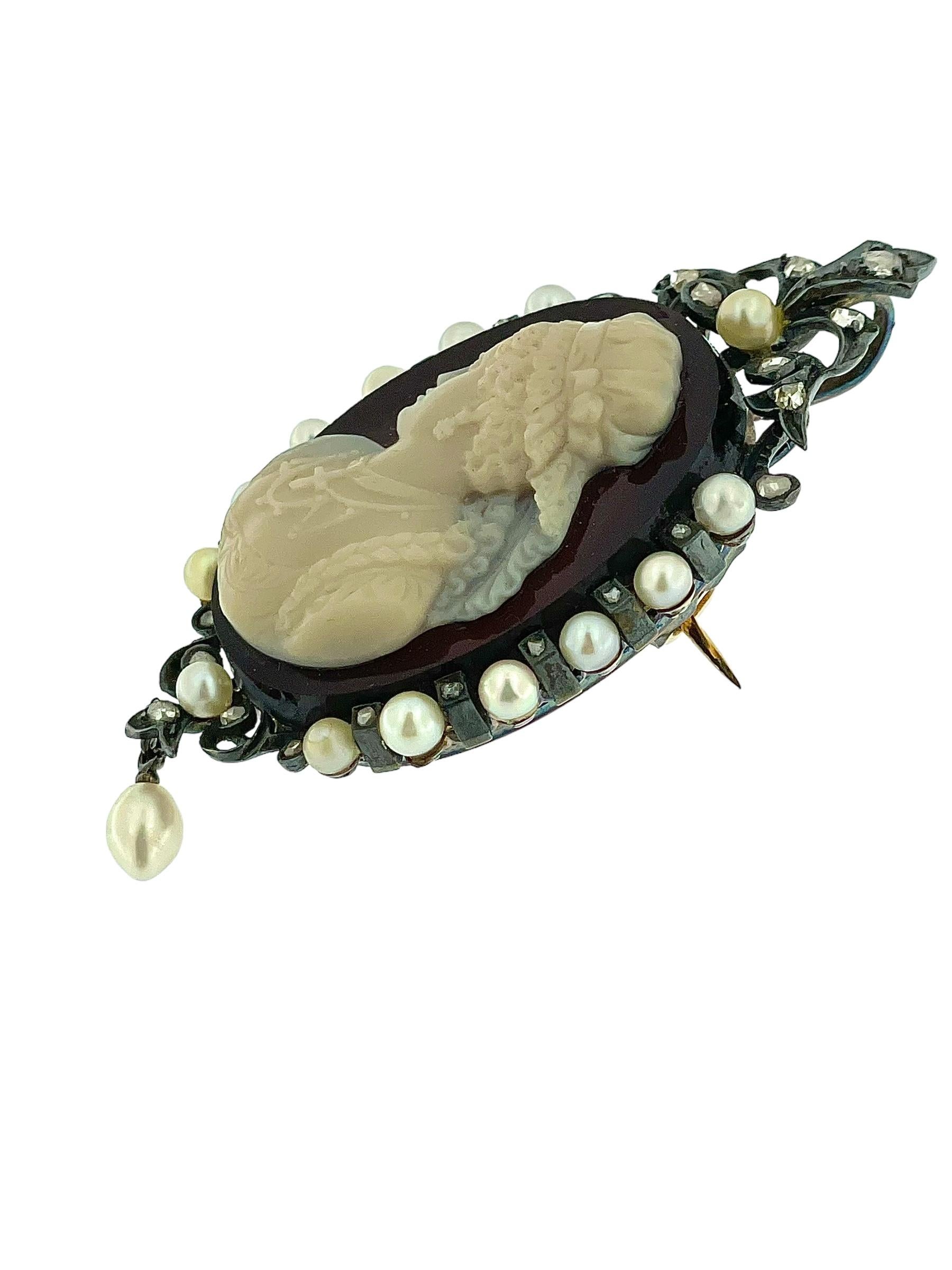 Cammeo vittoriano in sardonica del 1880 Perle e diamanti su oro e argento In condizioni buone in vendita a Esch sur Alzette, Esch-sur-Alzette