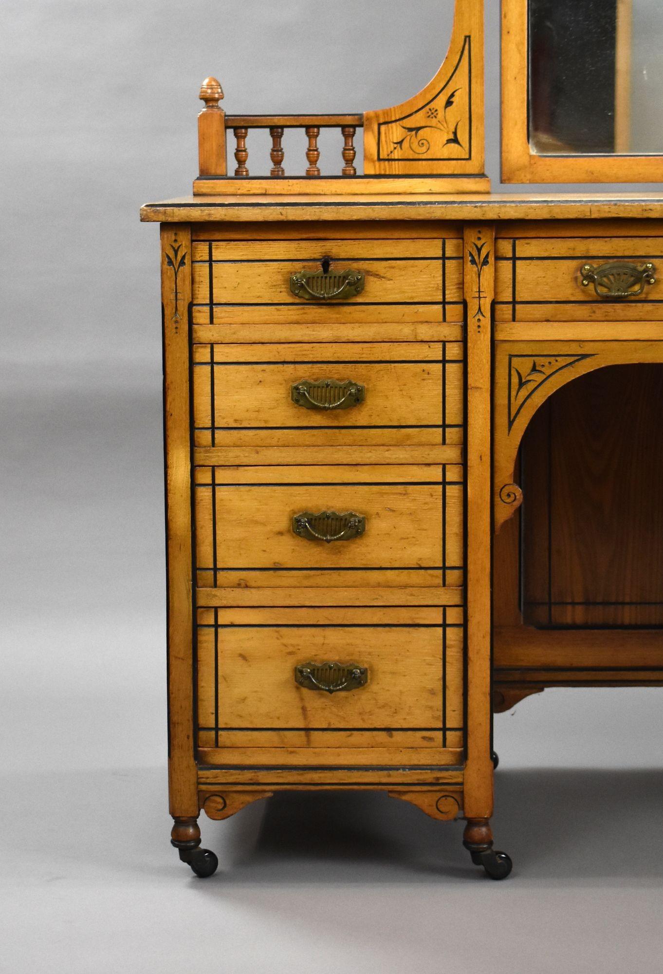19th Century Victorian Satin Walnut Dressing Table For Sale