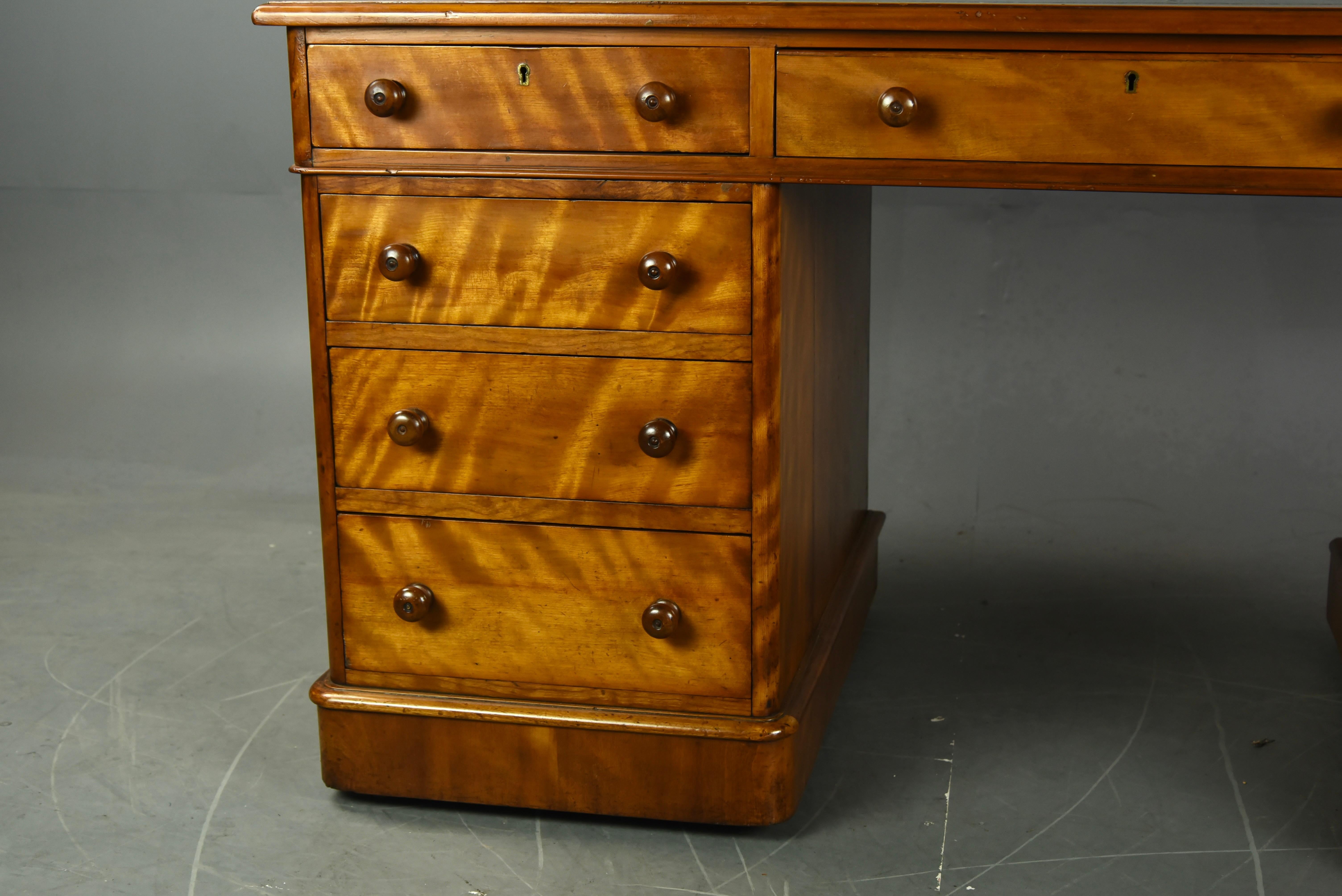 Great quality Victorian Satinwood pedestal desk .
This wonderful Desk has a great colour and grain in beautiful satin wood .It is a very practical size with a good working area 
The desk has 9 drawers that are mahogany lined and slide nice and