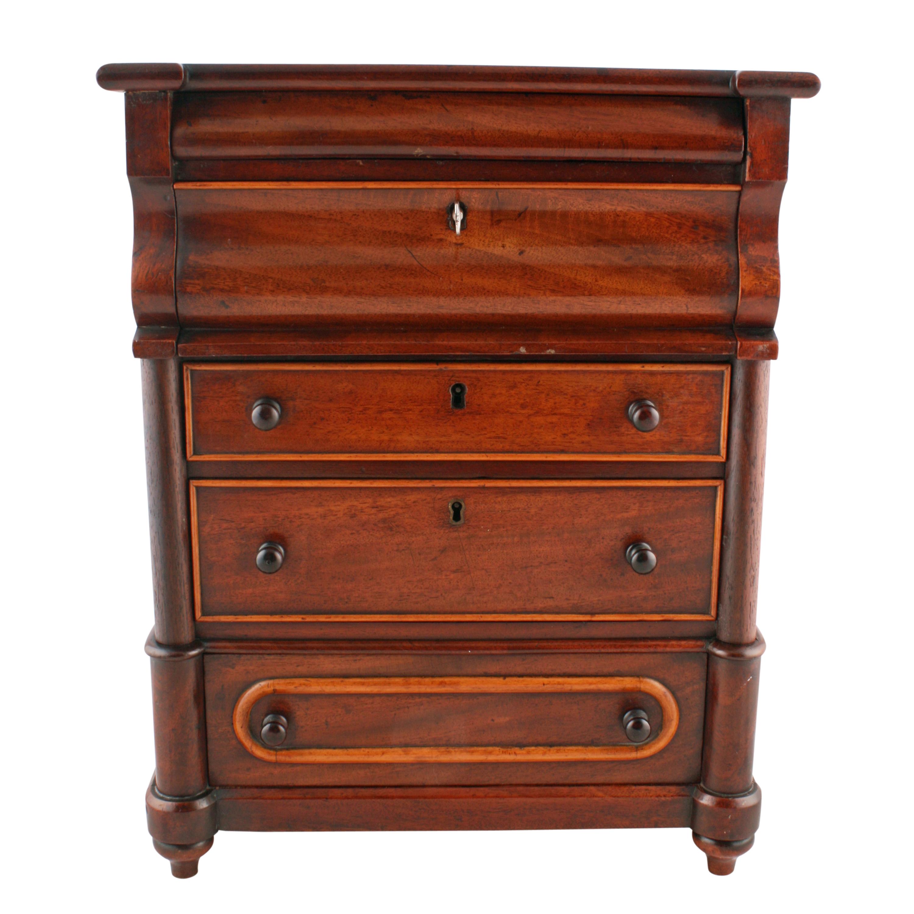 Victorian Scottish Miniature Chest In Good Condition In Newcastle Upon Tyne, GB