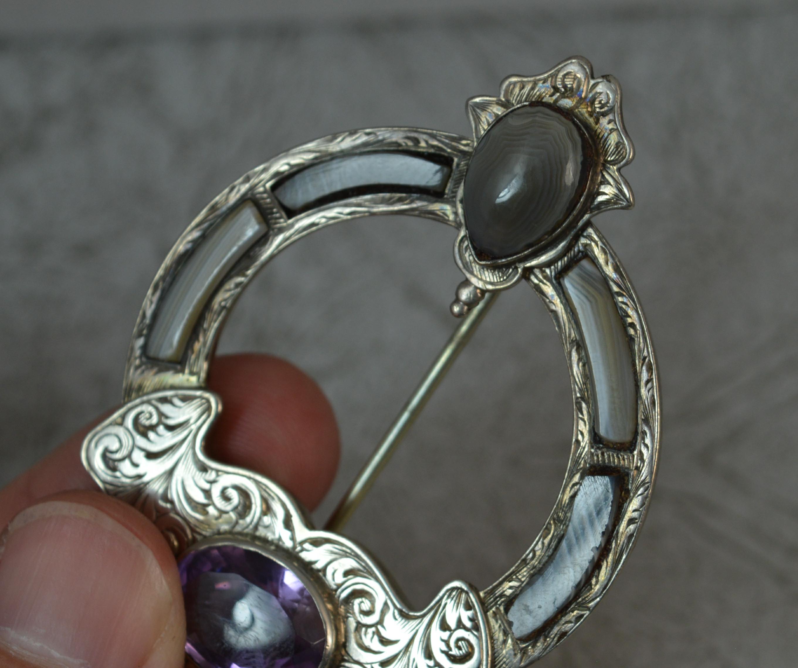 Victorian Scottish Silver Grey Agate and Amethyst Brooch In Excellent Condition In St Helens, GB