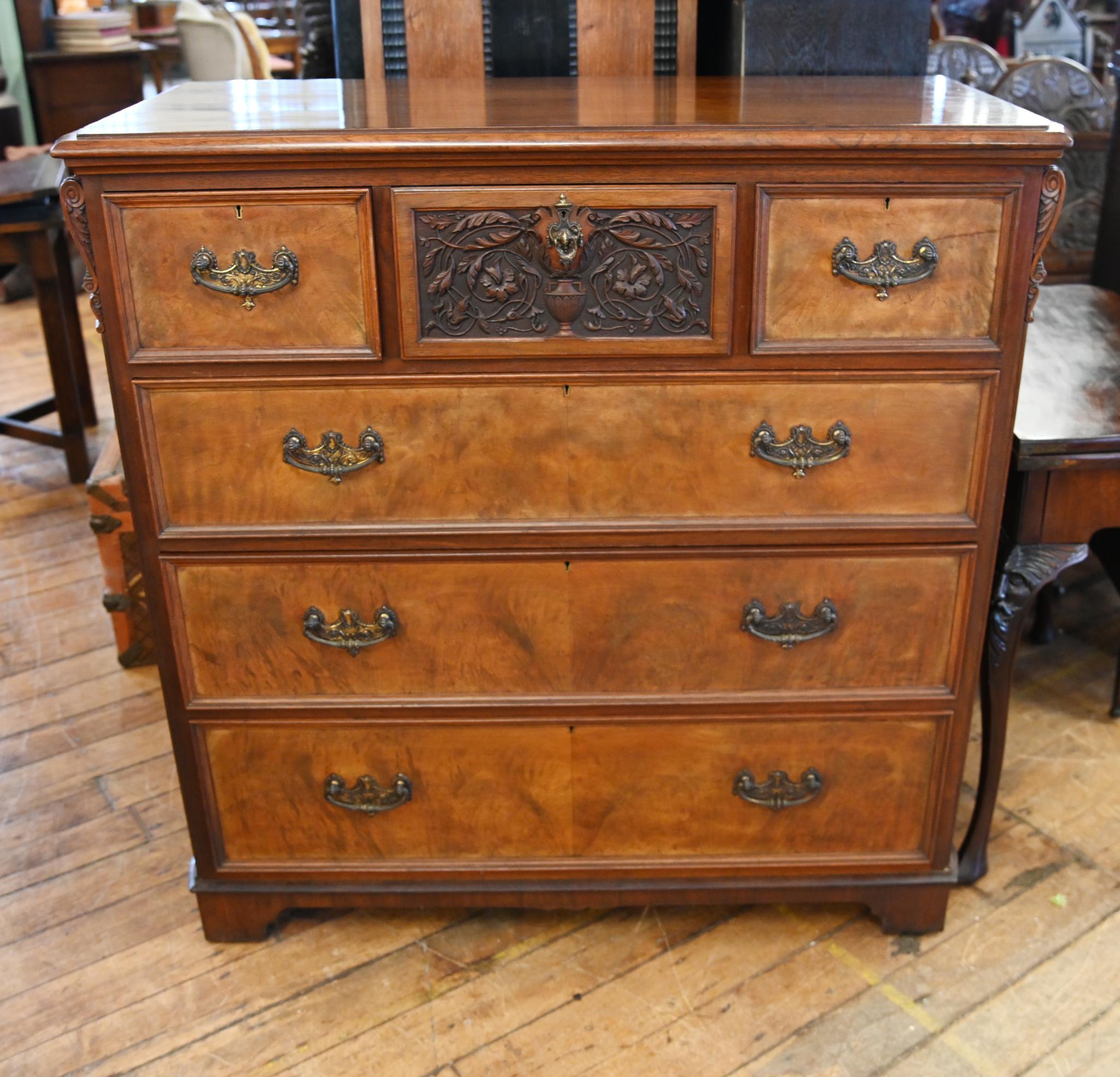 Secretaire Victorian Chest Desk Walnut 1840 in vendita 2