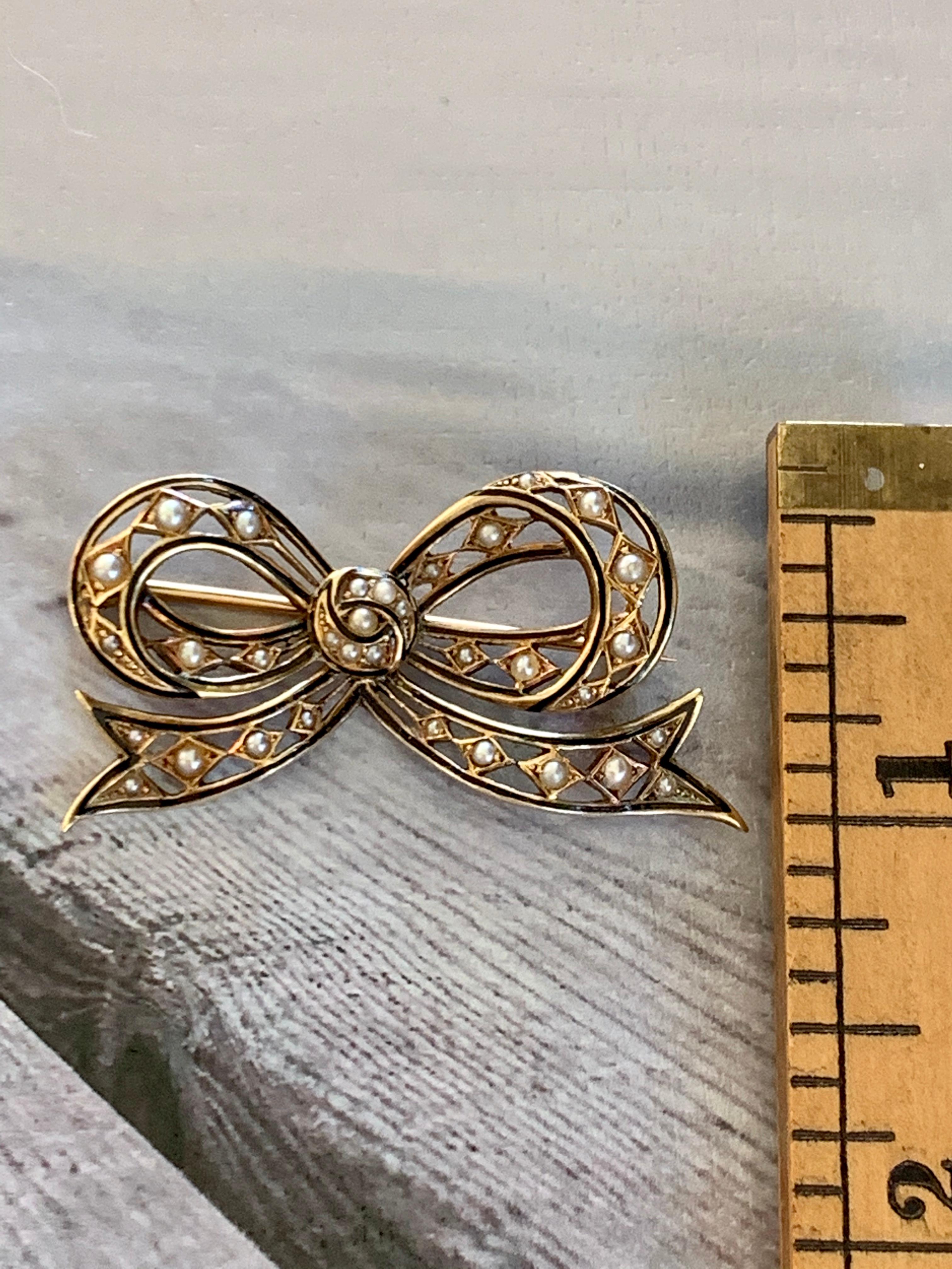 Victorian Seed Pearl and Enamel 14 Karat Yellow Gold Bow Brooch Pin For Sale 2