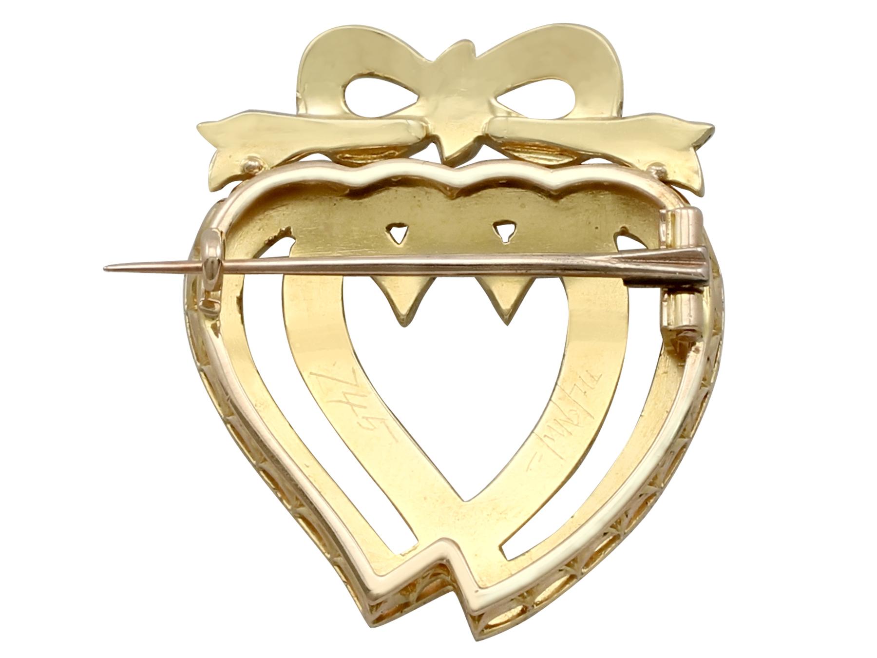 Victorian Seed Pearl and Gold Heart-Shaped Brooch In Excellent Condition In Jesmond, Newcastle Upon Tyne