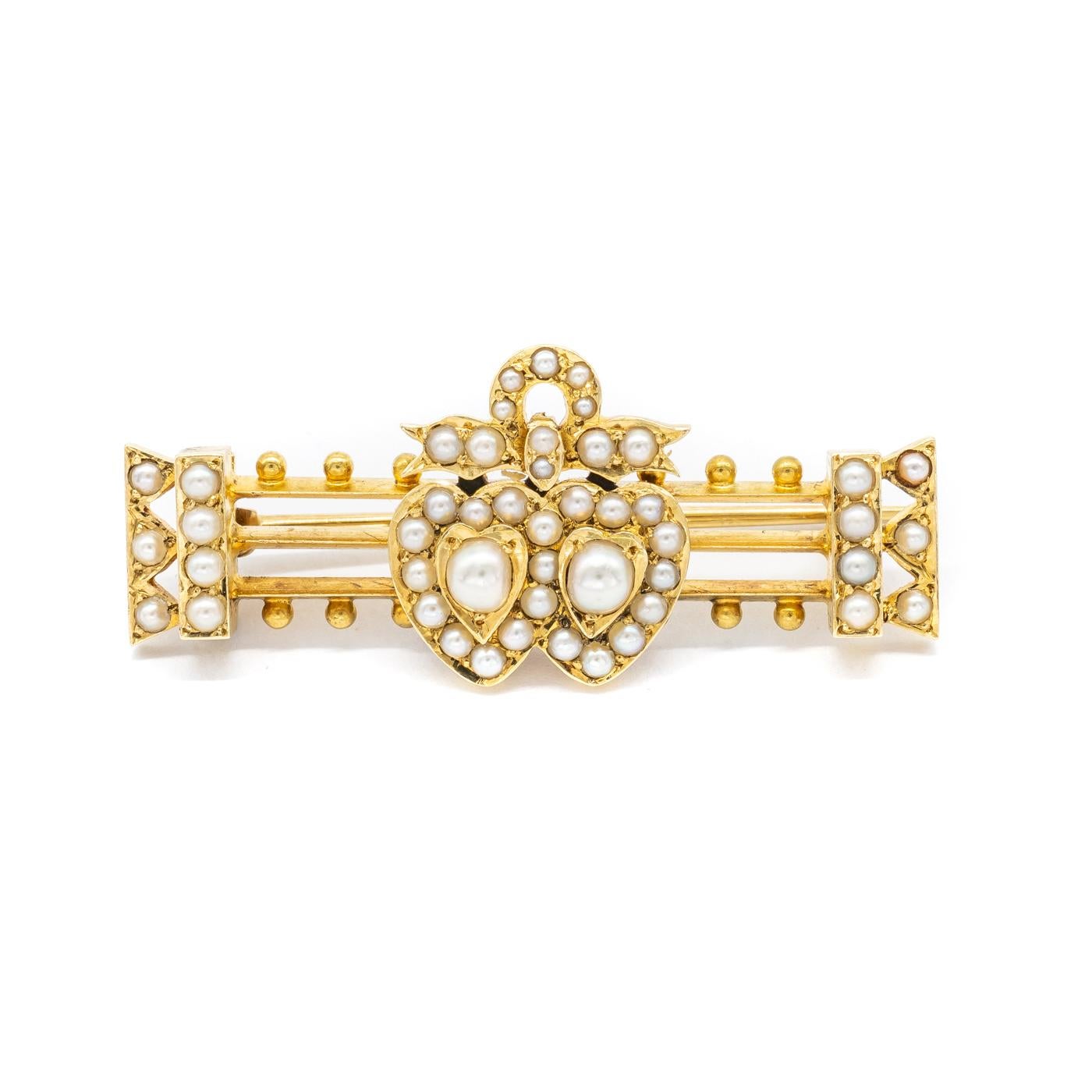 Victorian Seed Pearl Double Heart and Bow Brooch, circa 1875 In Good Condition For Sale In London, GB