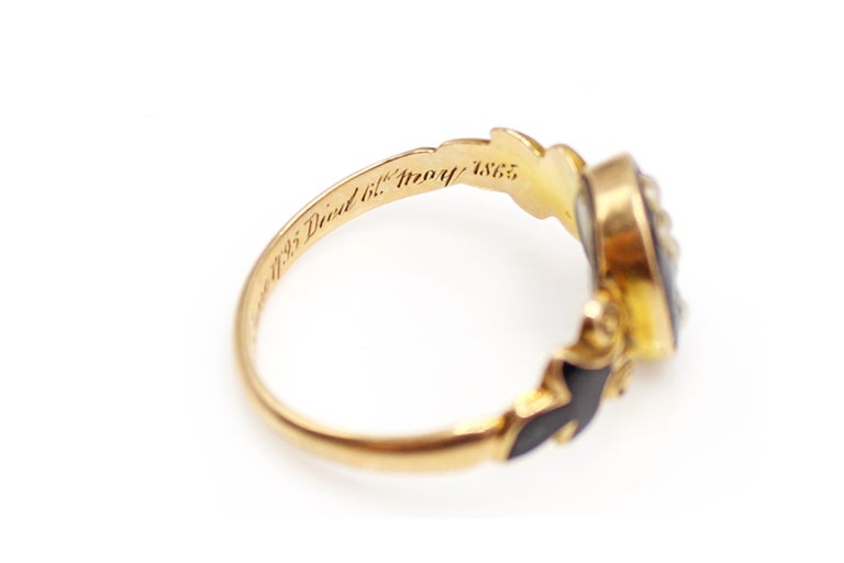 Victorian Seed Pearl Enamel Gold Flower Mourning Ring In Excellent Condition In New York, NY
