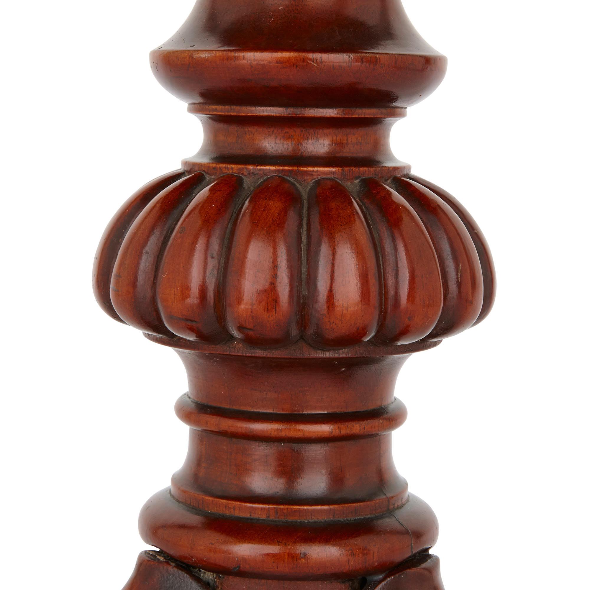 Anglais Table d'appoint victorienne à nodules septariens en marbre et acajou en vente