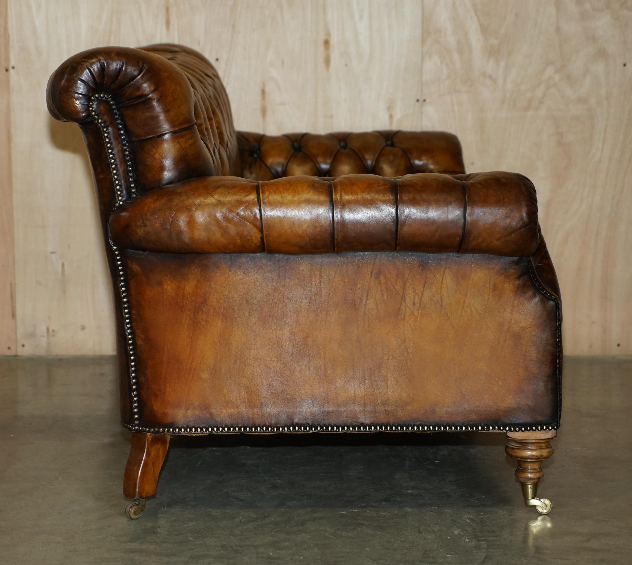 VICTORIAN SERPENTINE FRONTED HAND DYED RESTORED BROWN LEATHER CHESTERFiELD SOFA For Sale 4