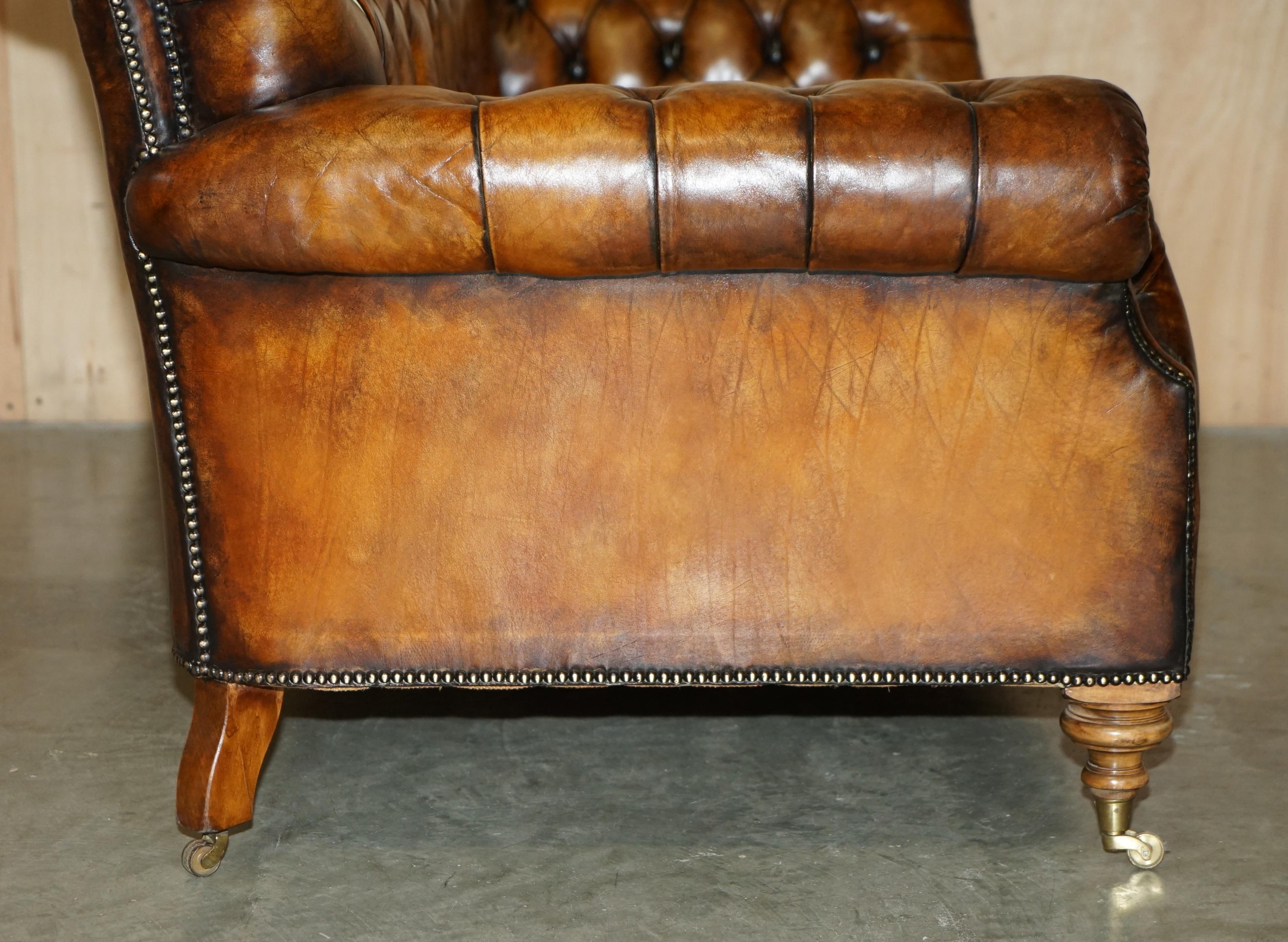 VICTORIAN SERPENTINE FRONTED HAND DYED RESTORED BROWN LEATHER CHESTERFiELD SOFA For Sale 5