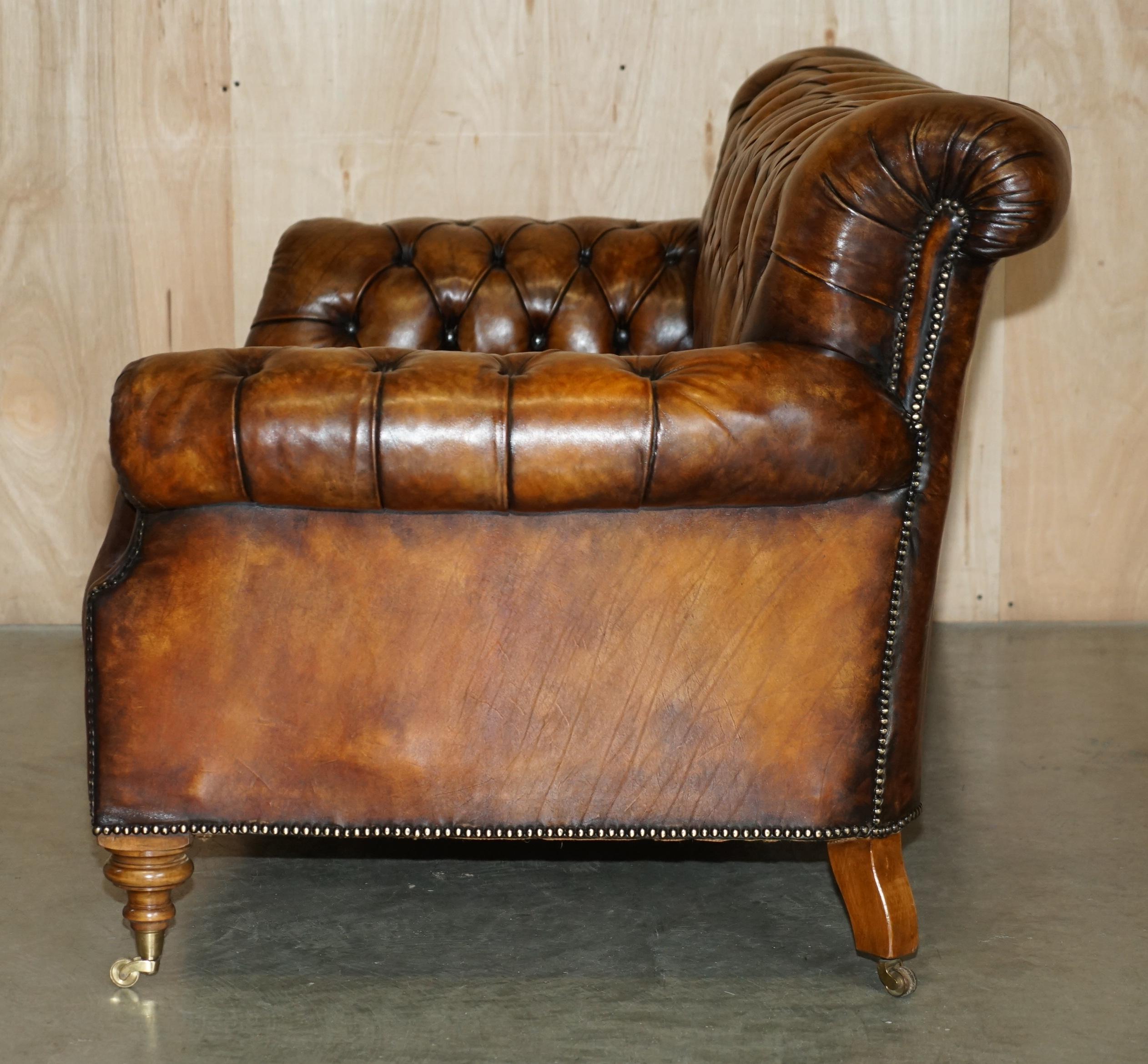 VICTORIAN SERPENTINE FRONTED HAND DYED RESTORED BROWN LEATHER CHESTERFiELD SOFA For Sale 8