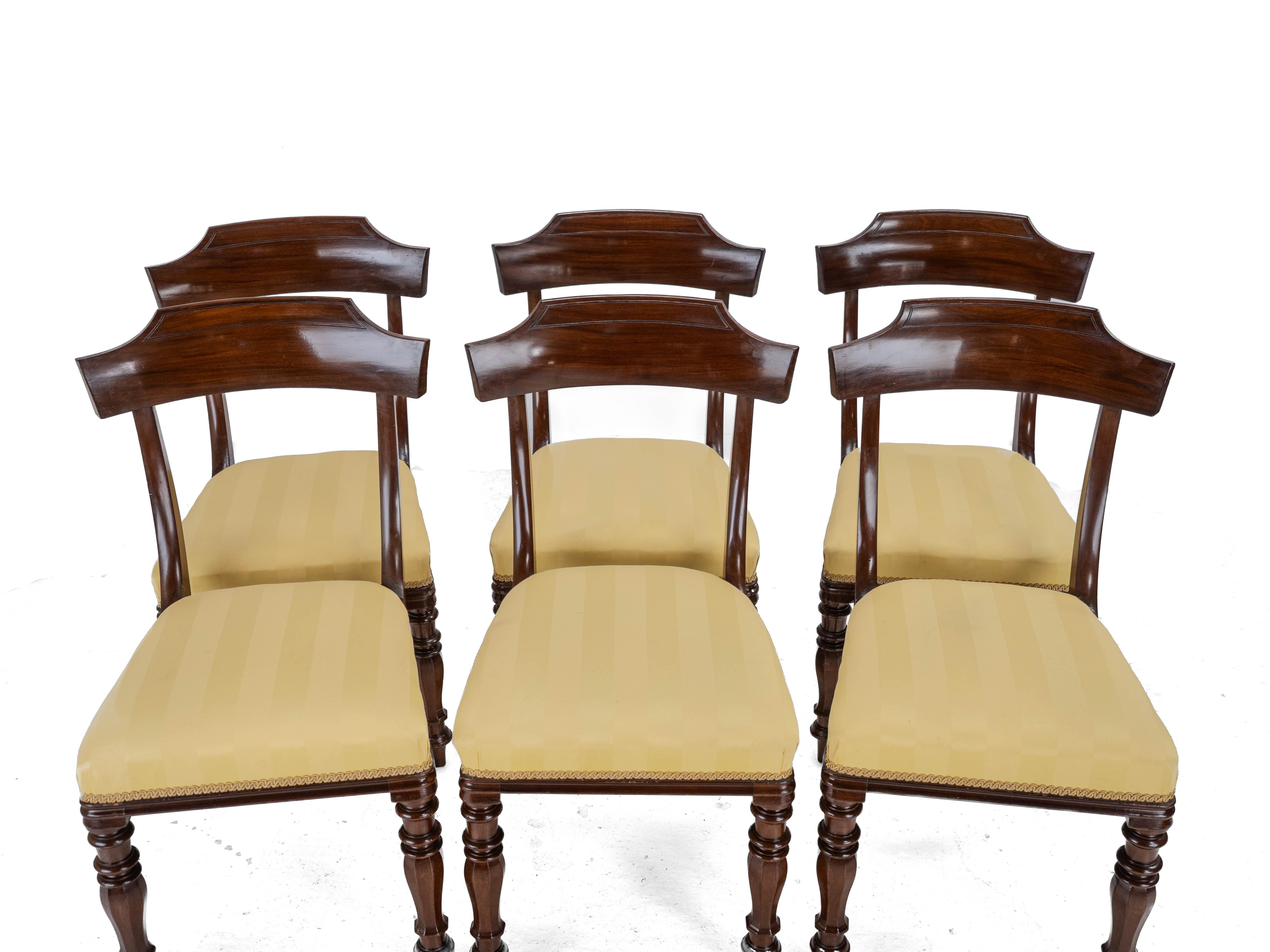 Set vittoriano di 6 sedie da pranzo imbottite con schienale a bar in mogano Circa 1870 in vendita 1