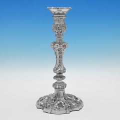 Viktorianisches Set verzierter Kerzenständer aus Sterlingsilber von Walker & Hall, hergestellt 1898