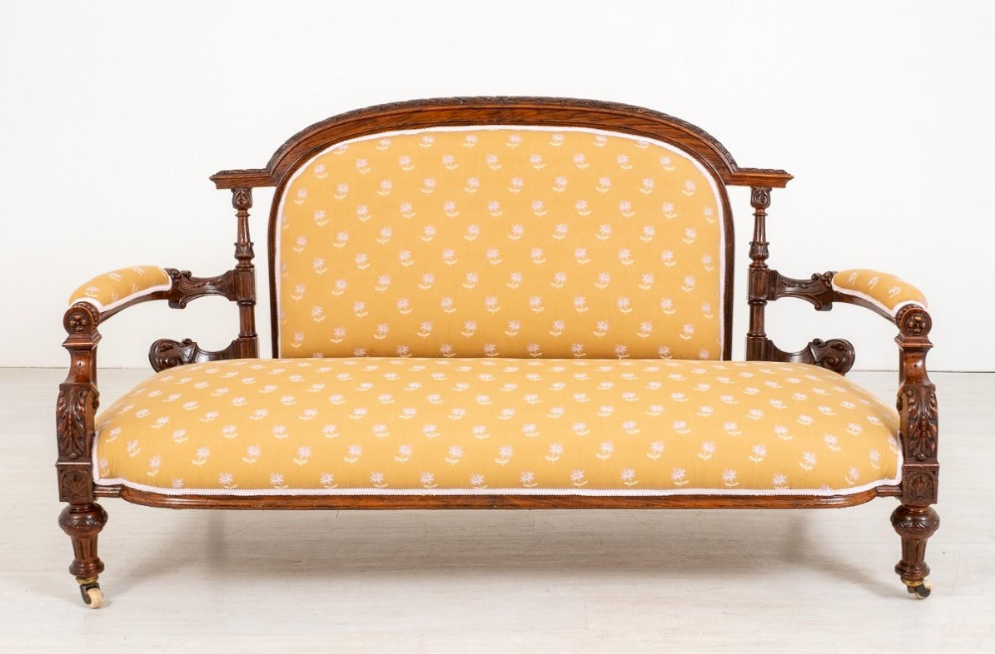 Mid-19th Century Victorian Settee Couch Walnut Antique, 1860 For Sale