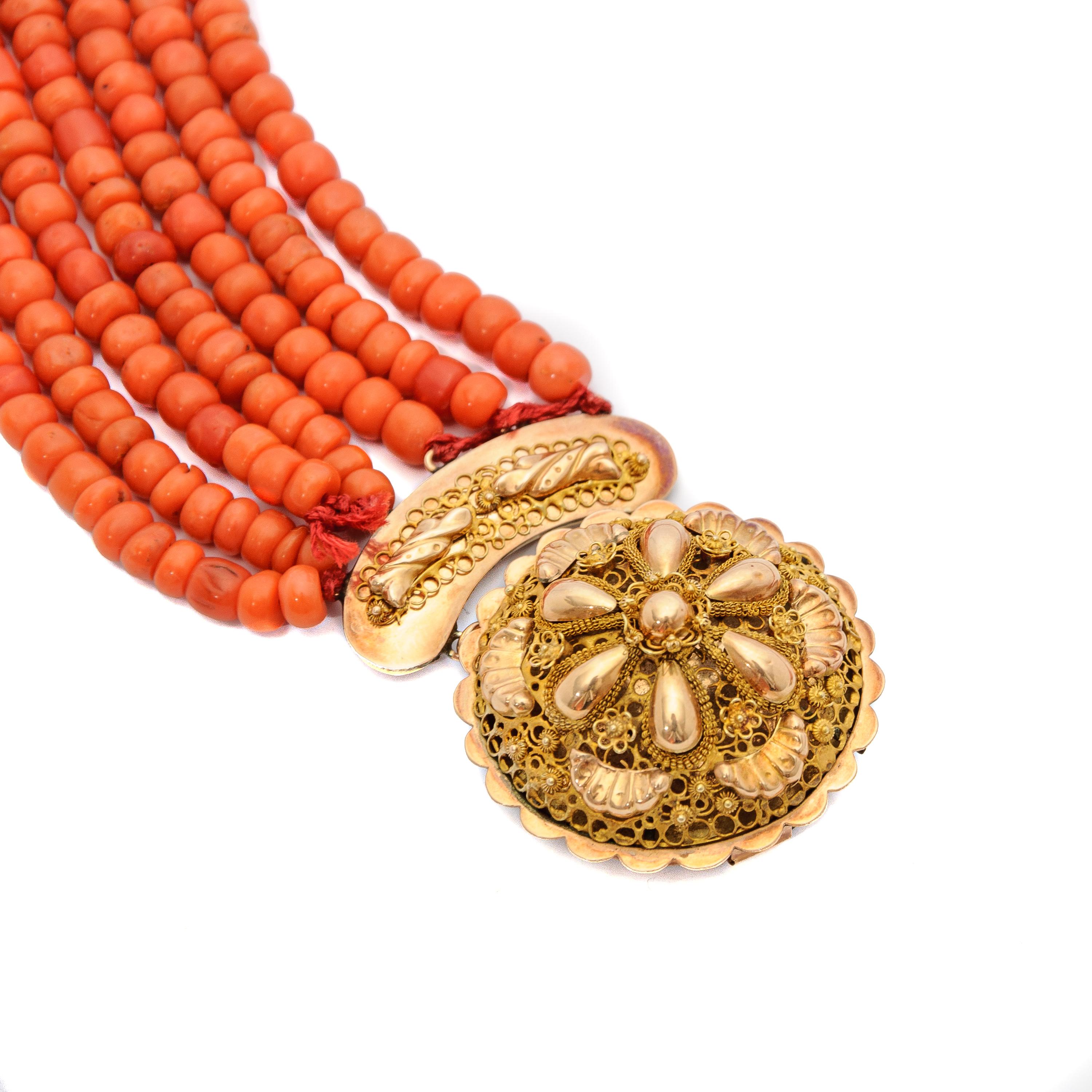 Collier perlé ancien en or 14 carats, corail rouge multibrins Pour femmes en vente