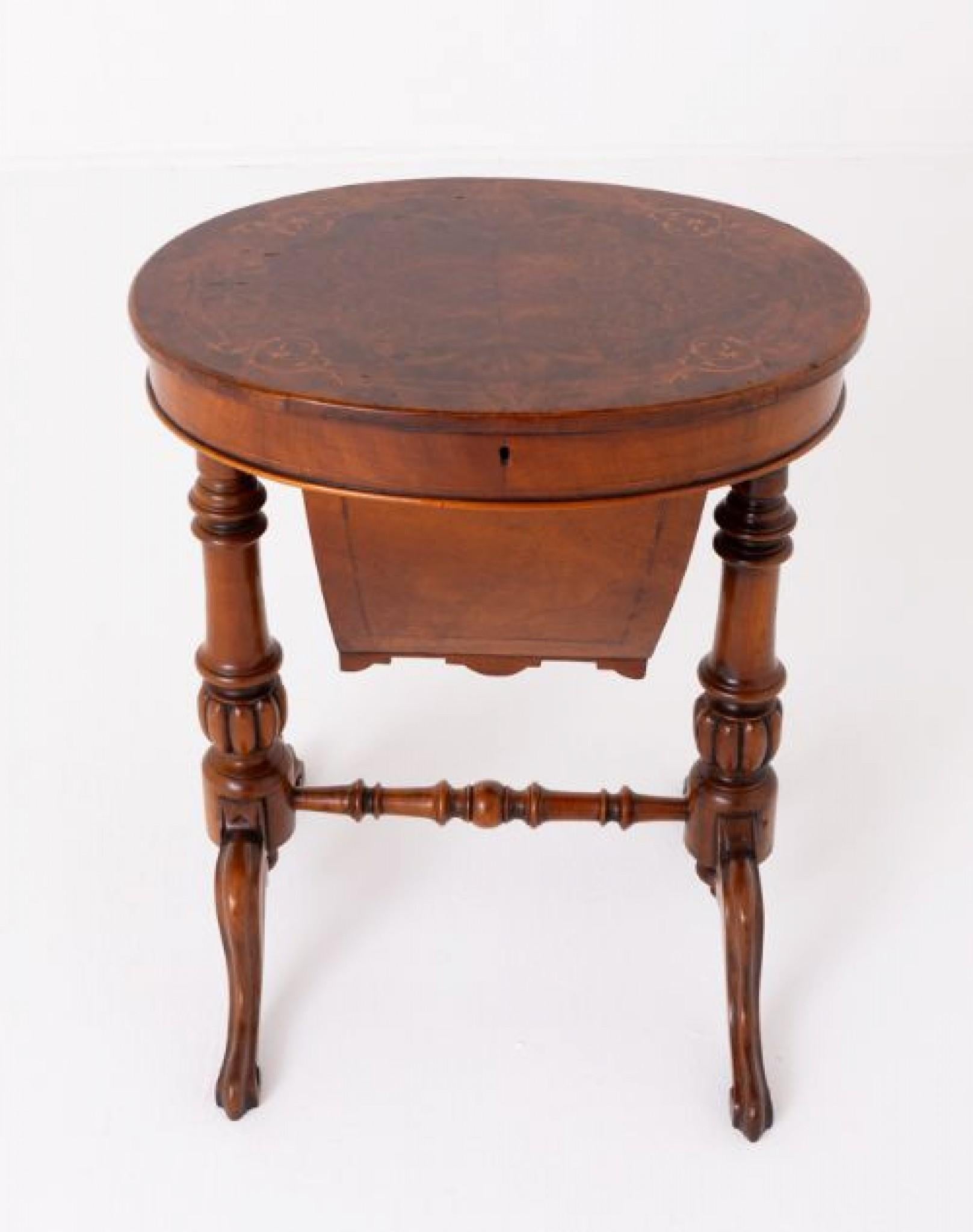 Table de couture Victorienne Ronce de Noyer Antique 1860 Bon état - En vente à Potters Bar, GB