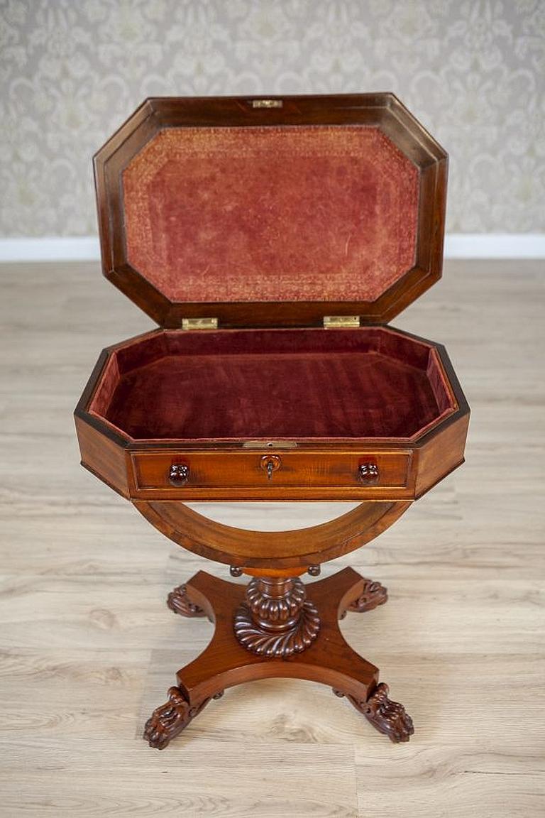 British Victorian Mahogany Wood and Veneer Sewing Table Circa 1850 For Sale