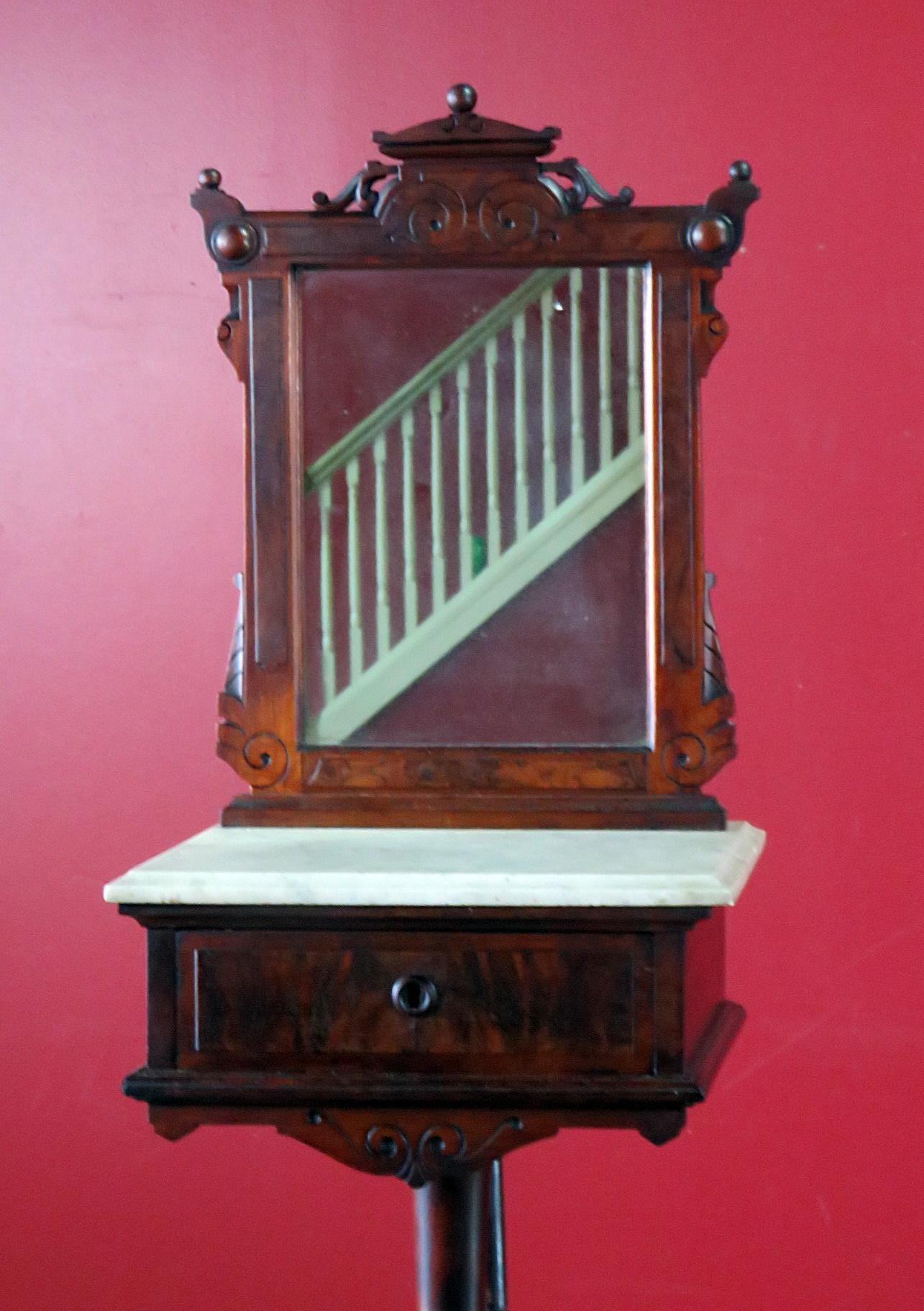 This is a very beautiful and original Victorian marble top shaving stand. This is a great addition to a Victorian setting or even just to add a touch of antiquity to a more modern environment. 