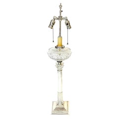 Lámpara victoriana con columna corintia de chapa de Sheffield y base de cristal tallado, de Hinks & Co.