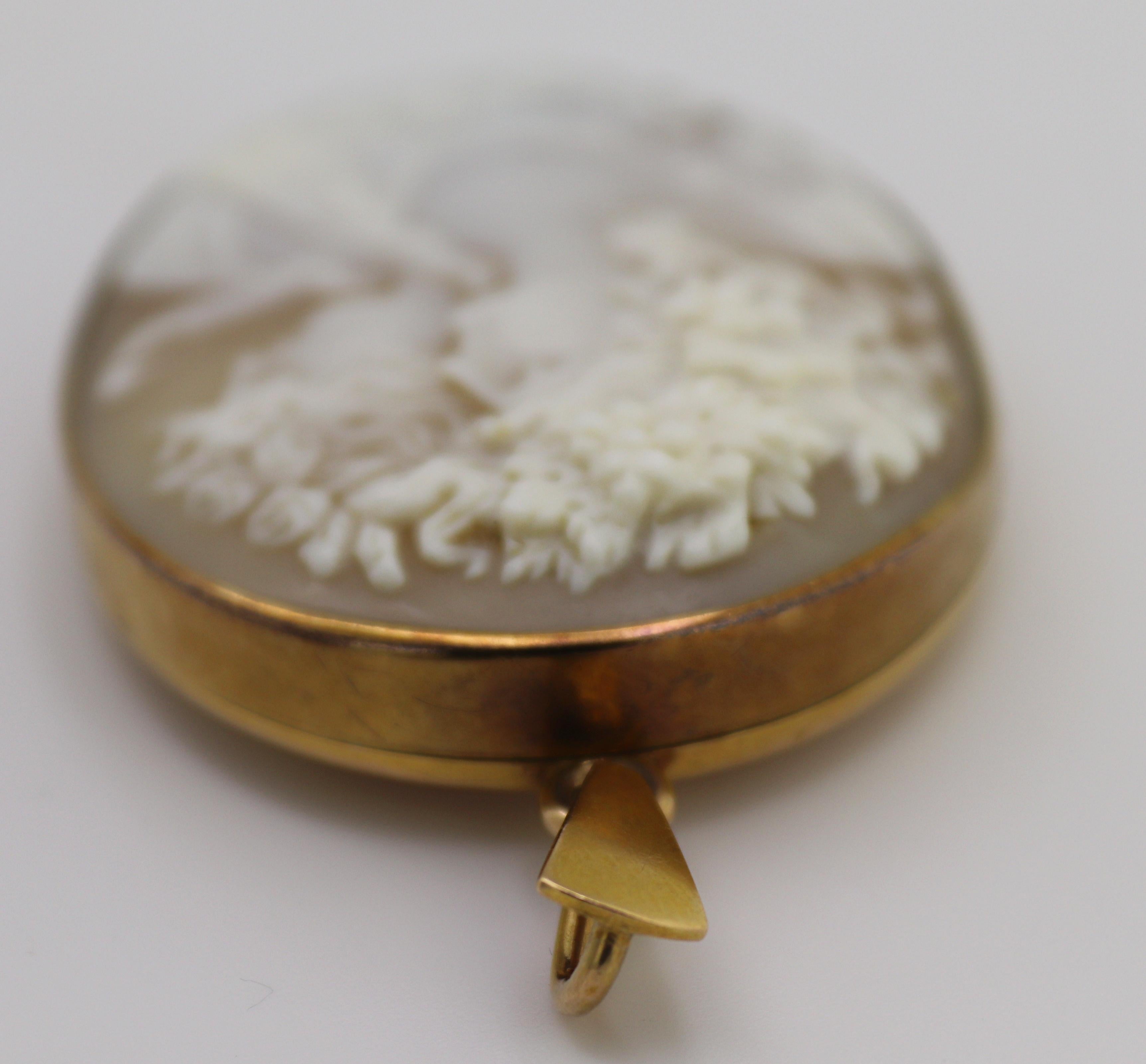 Victorian Shell Cameo Bacchus and Ariadne, 12K Yellow Gold Locket, Pendant For Sale 8