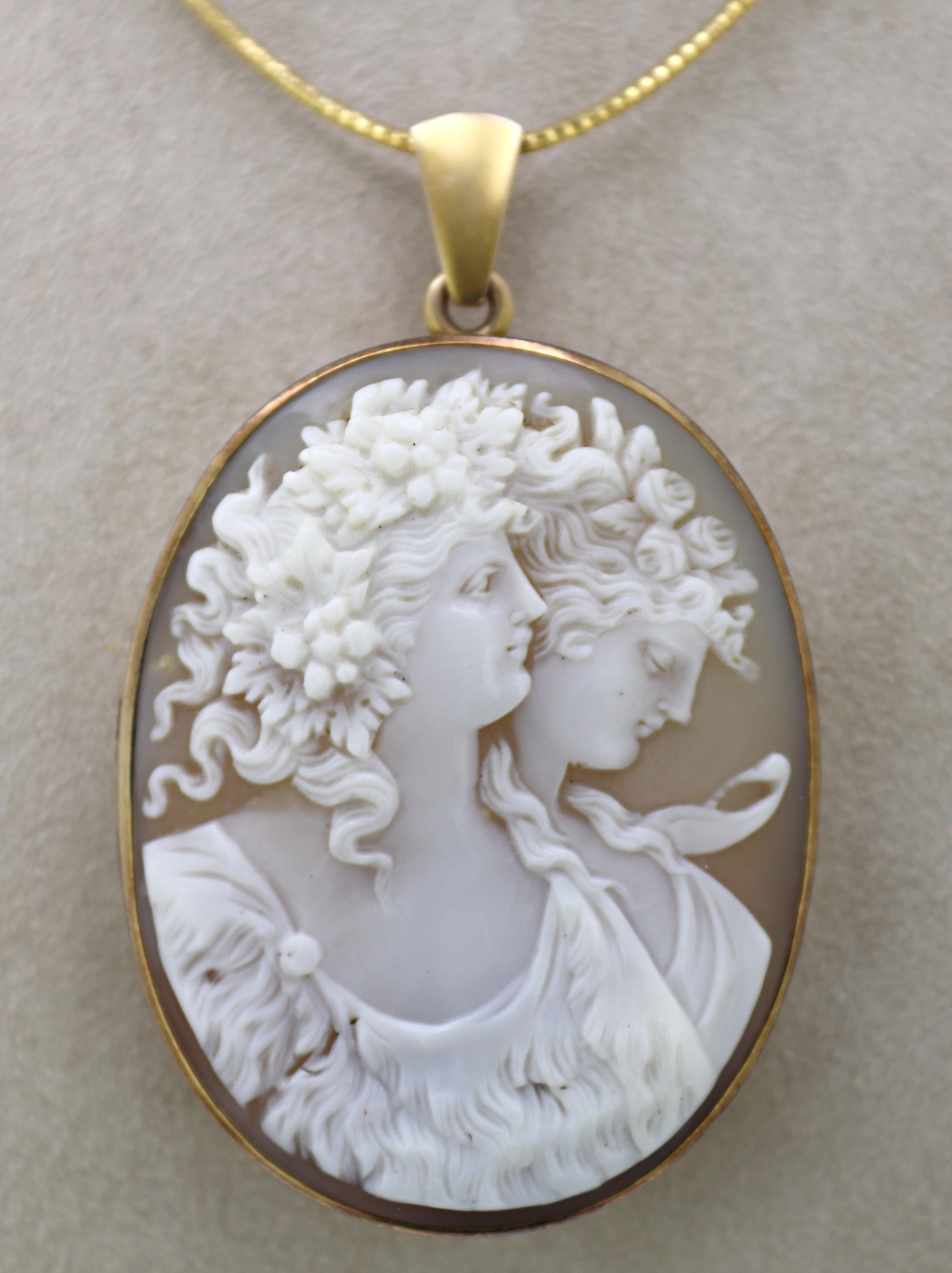 Victorian Shell Cameo Bacchus and Ariadne, 12K Yellow Gold Locket, Pendant In Excellent Condition For Sale In Pleasant Hill, CA