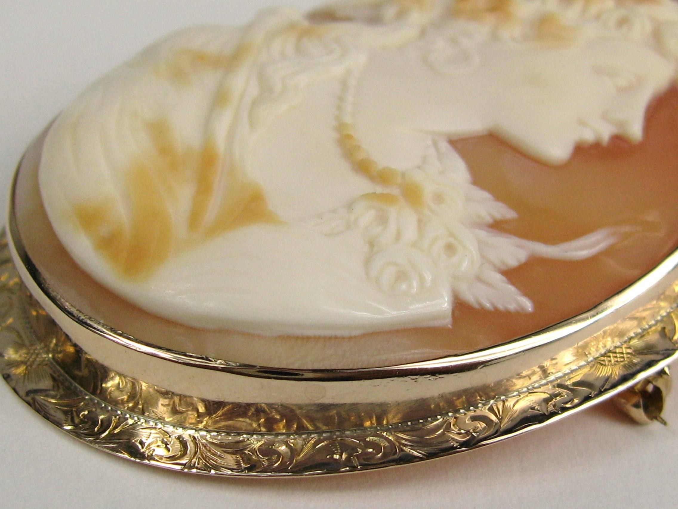 10 karat Gold Shell Cameo Brooch Pin Victorian In Good Condition In Wallkill, NY