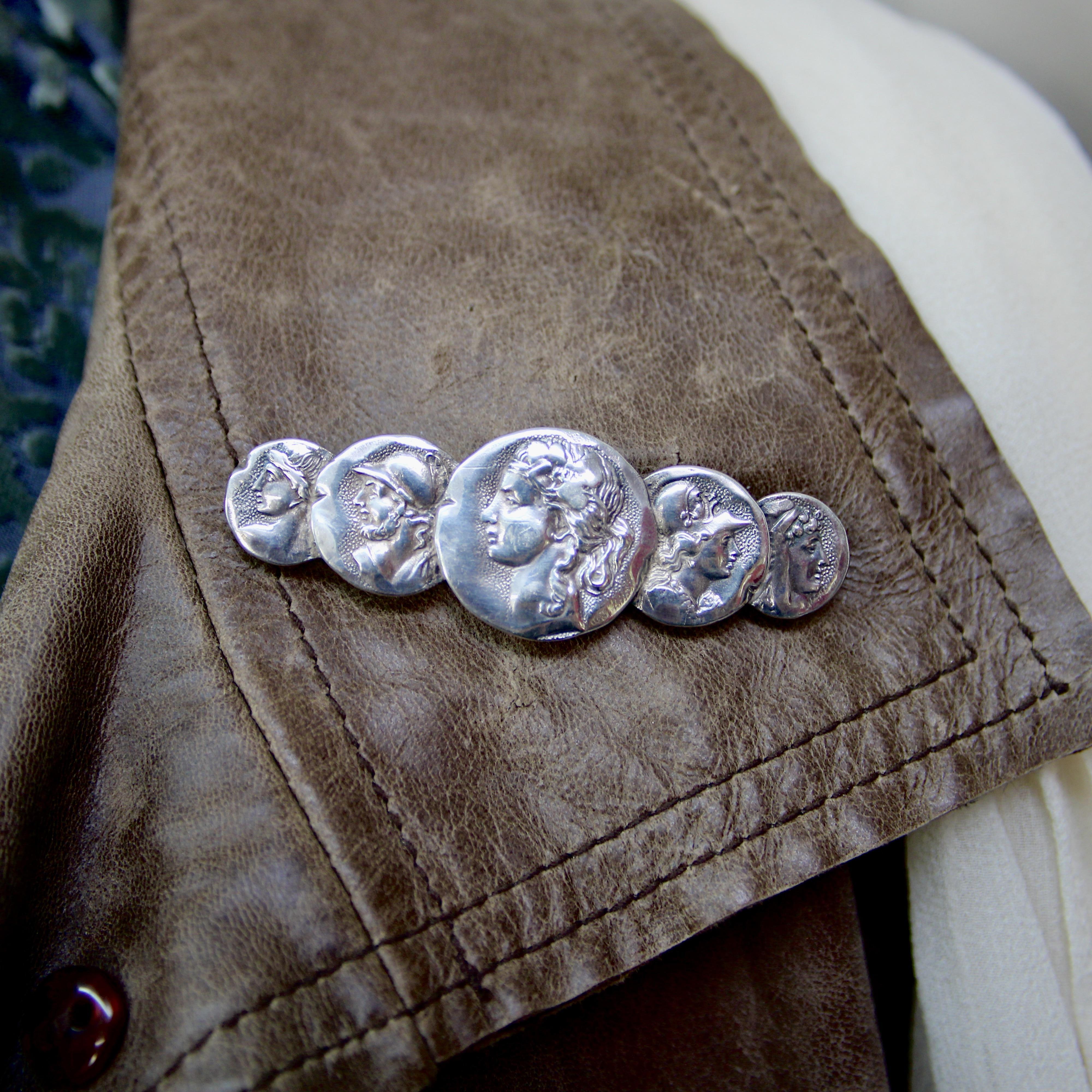 da uomo o donna Spilla vittoriana Shiebler in argento sterling con medaglione Etrusco/Homerico in vendita