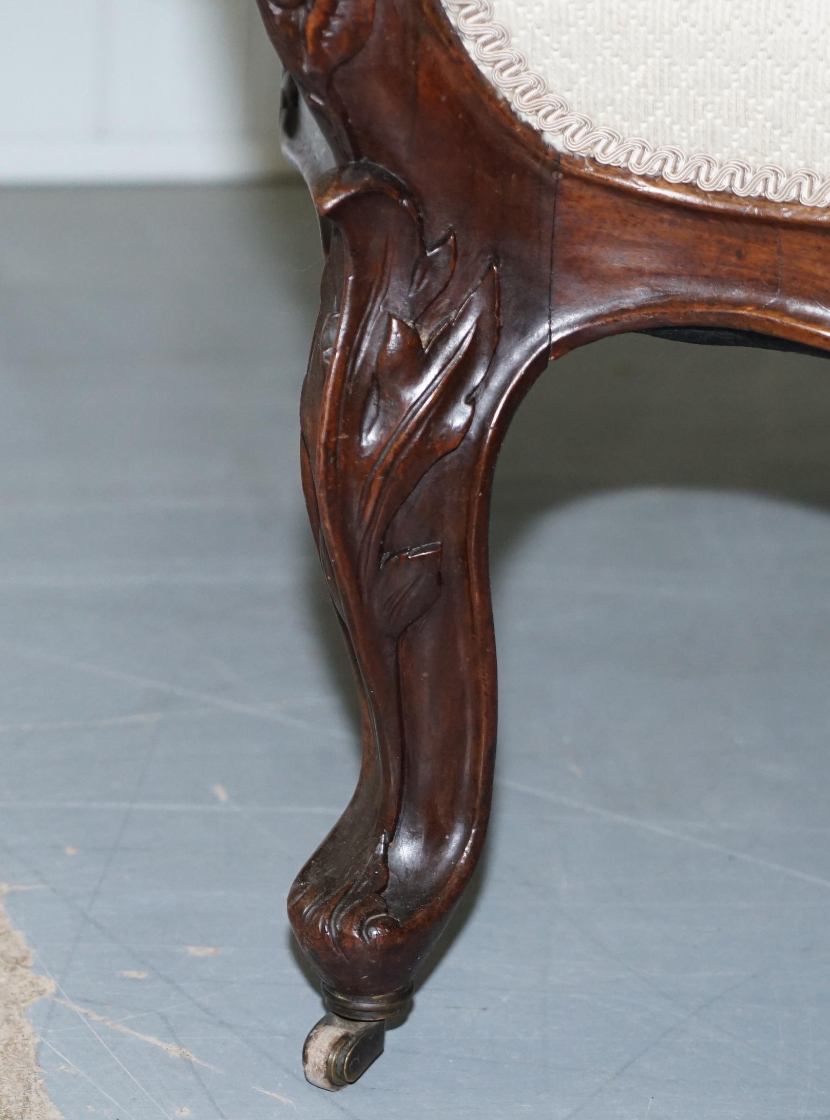 Viktorianische Show Frame Lion geschnitzt Nussbaum Salon Sessel bestickt Polsterung im Angebot 5