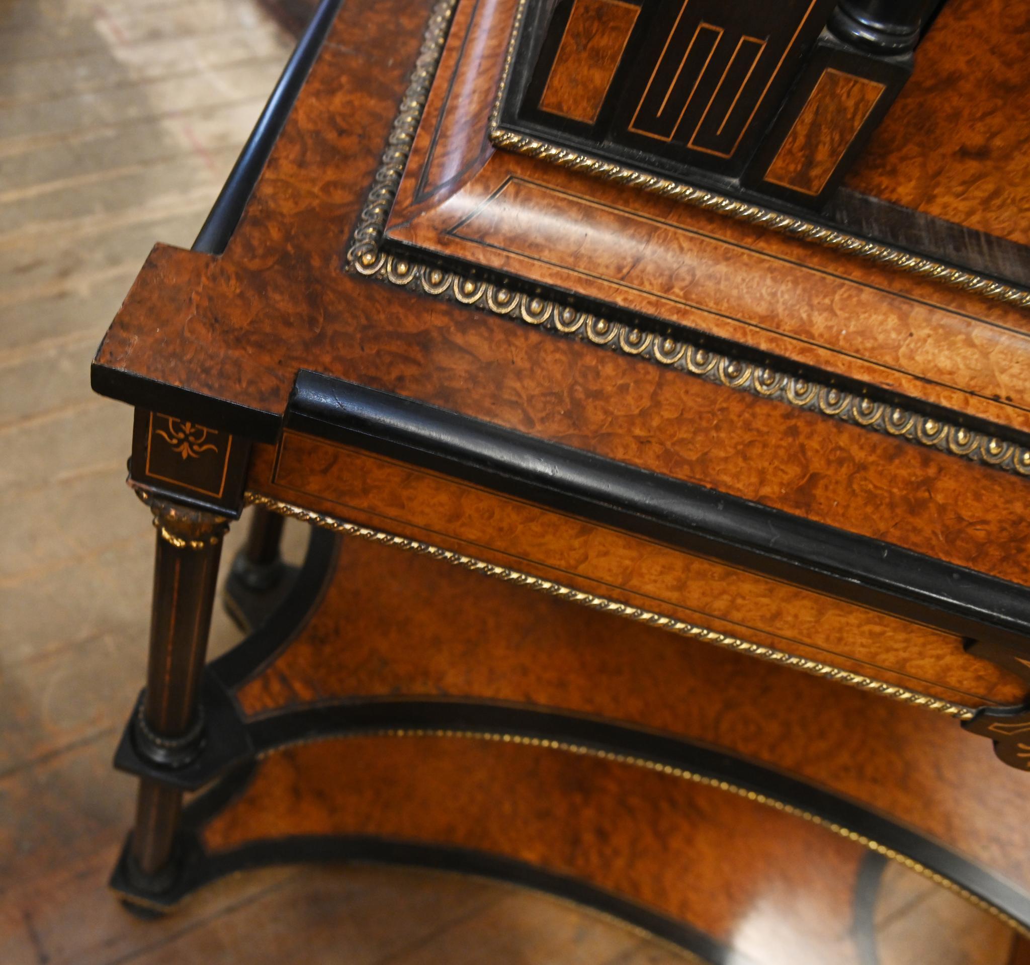 Mobile laterale vittoriano Amboyna Wedgewood Placca 1860 in vendita 1