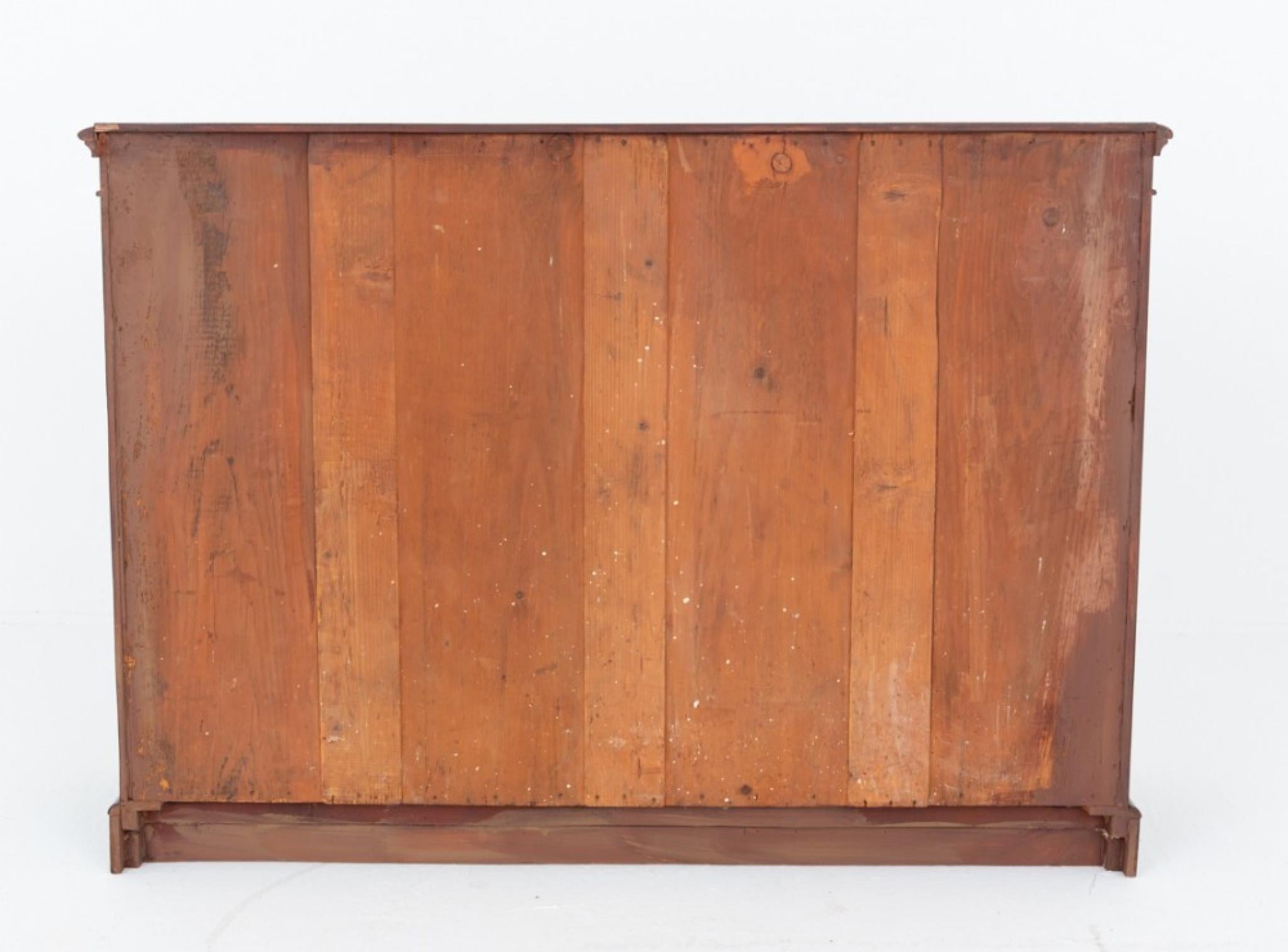 Victorian mahogany 2 door side cabinet
This cabinet stands upon a plinth base
Featuring 2 doors with arch moldings and wonderful flame mahogany timbers
Circa 1860
The door open to reveal 2 mahogany shelves
The frieze having multi moldings
Presented