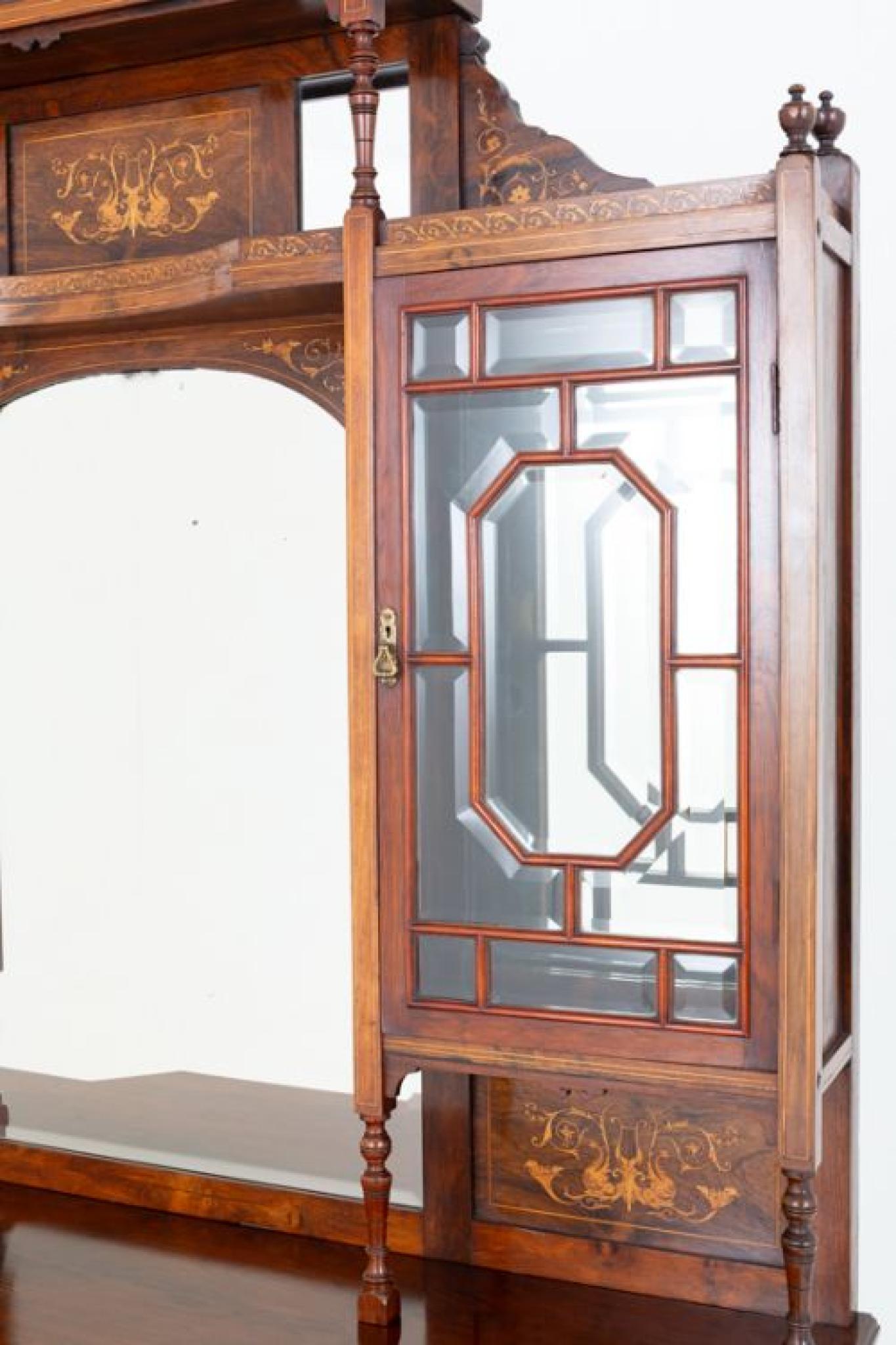 Vittoriano Mobile laterale vittoriano Credenza intarsiata 1890 in vendita
