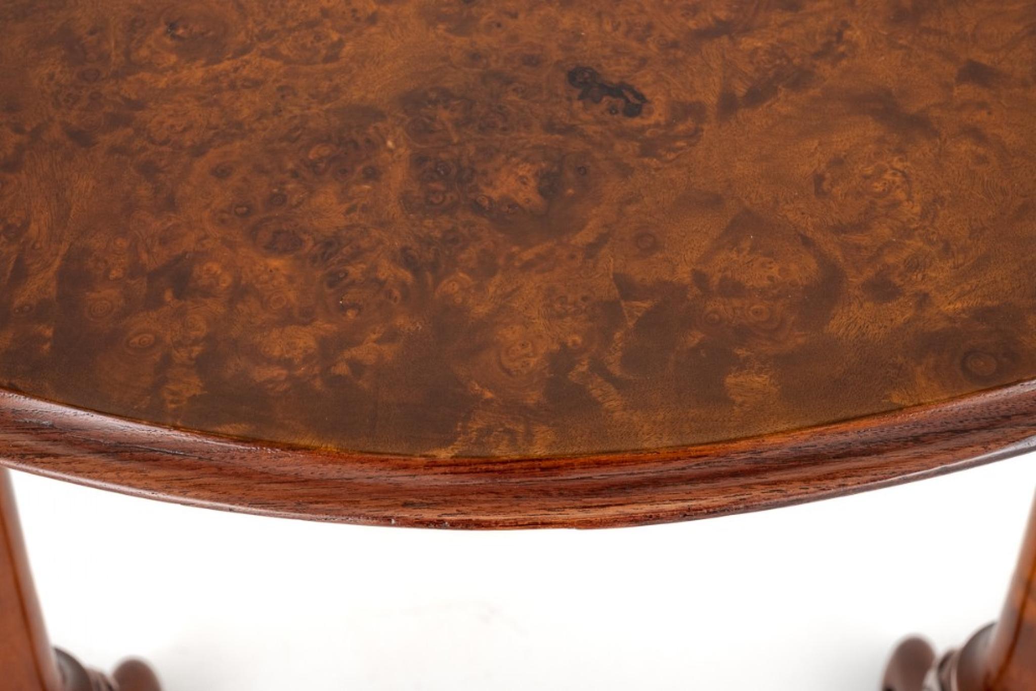 Milieu du XIXe siècle Table d'appoint victorienne en acajou, 1860 en vente