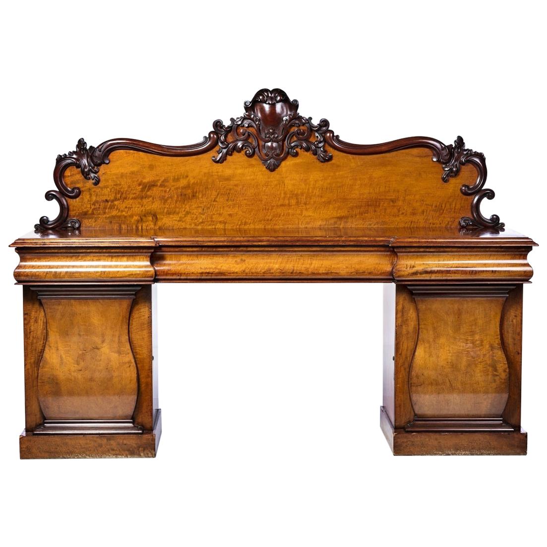 Victorian Sideboard 19th Century in Mahogany Root For Sale