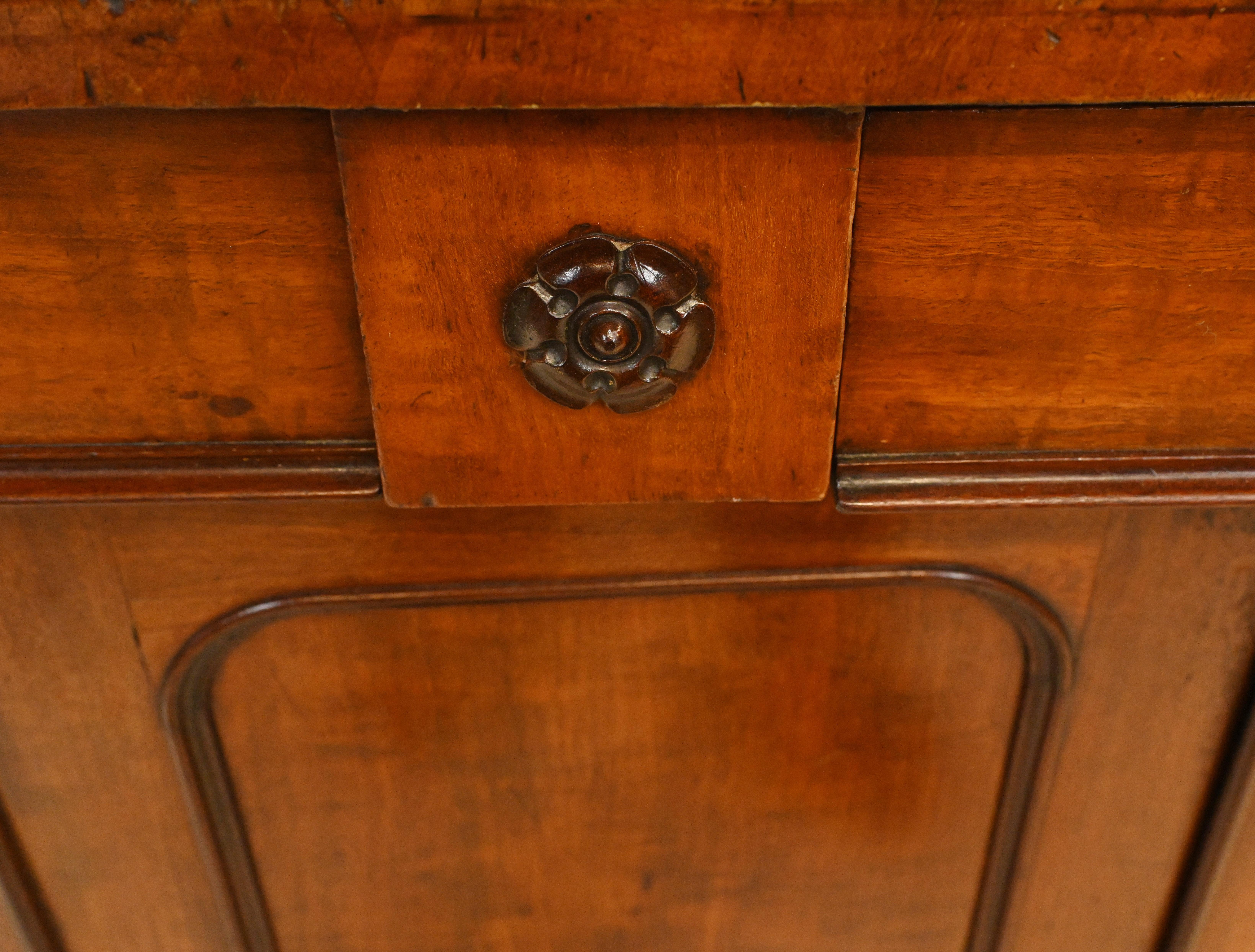 Victorian Sideboard Chiffonier Antique Mahogany Server, 1840 In Good Condition In Potters Bar, GB