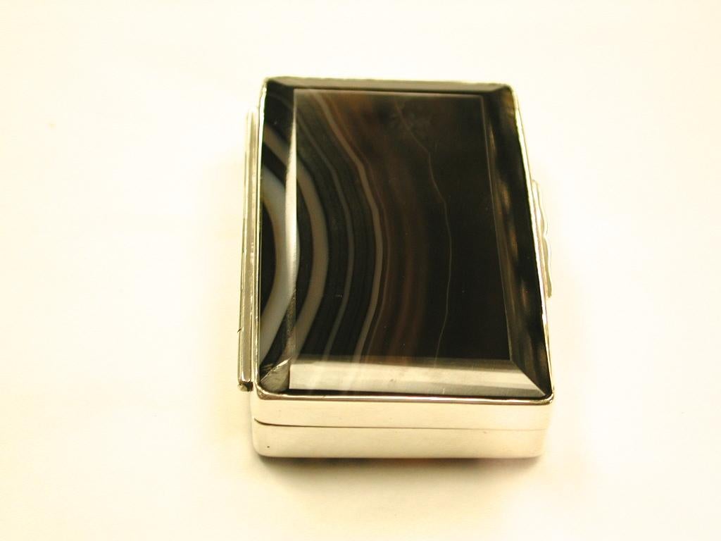 Sterling Silver Victorian Silver and Banded Agate Snuff Box, Henry William Curry, London, 1873