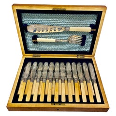 Set di forchette e coltelli da mensa per pesce in argento e osso di epoca vittoriana