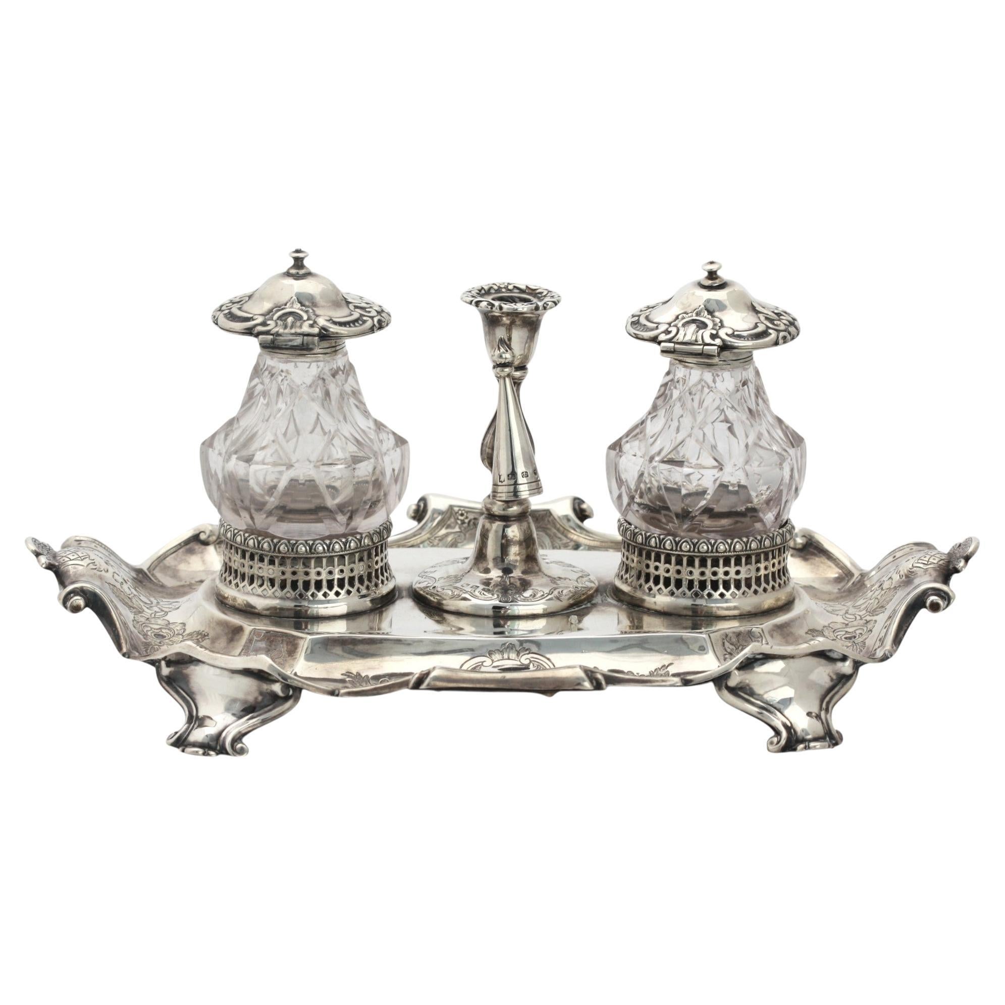 Encrier victorien en argent et verre taillé en vente