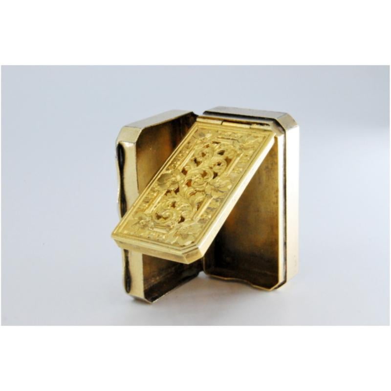European Victorian silver and gold vinaigrette box with smooth lid For Sale